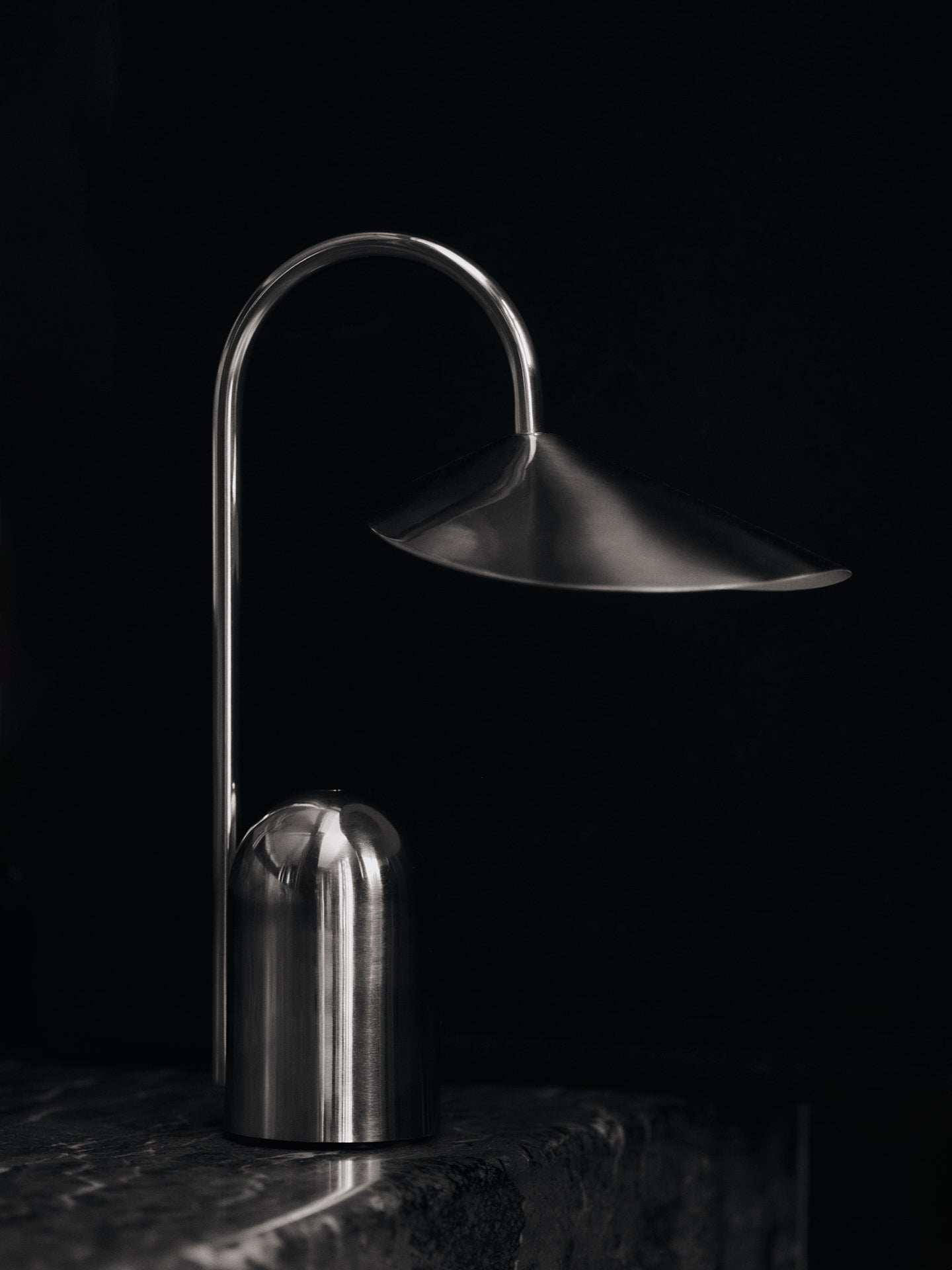 Portable lamp ARUM steel [Klaudia] [to remove tags and to combine in swatch]
