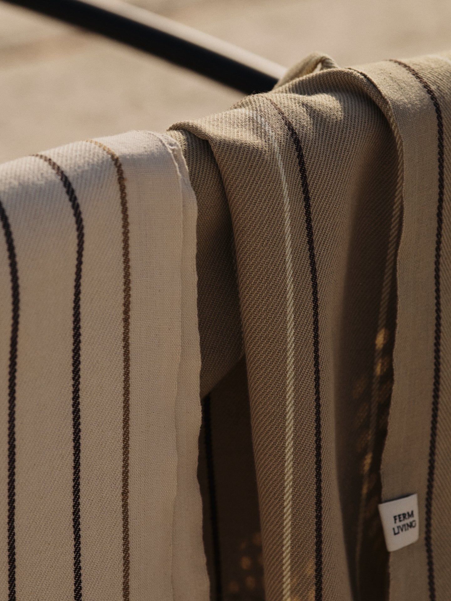 ITO beige kitchen towel set with white