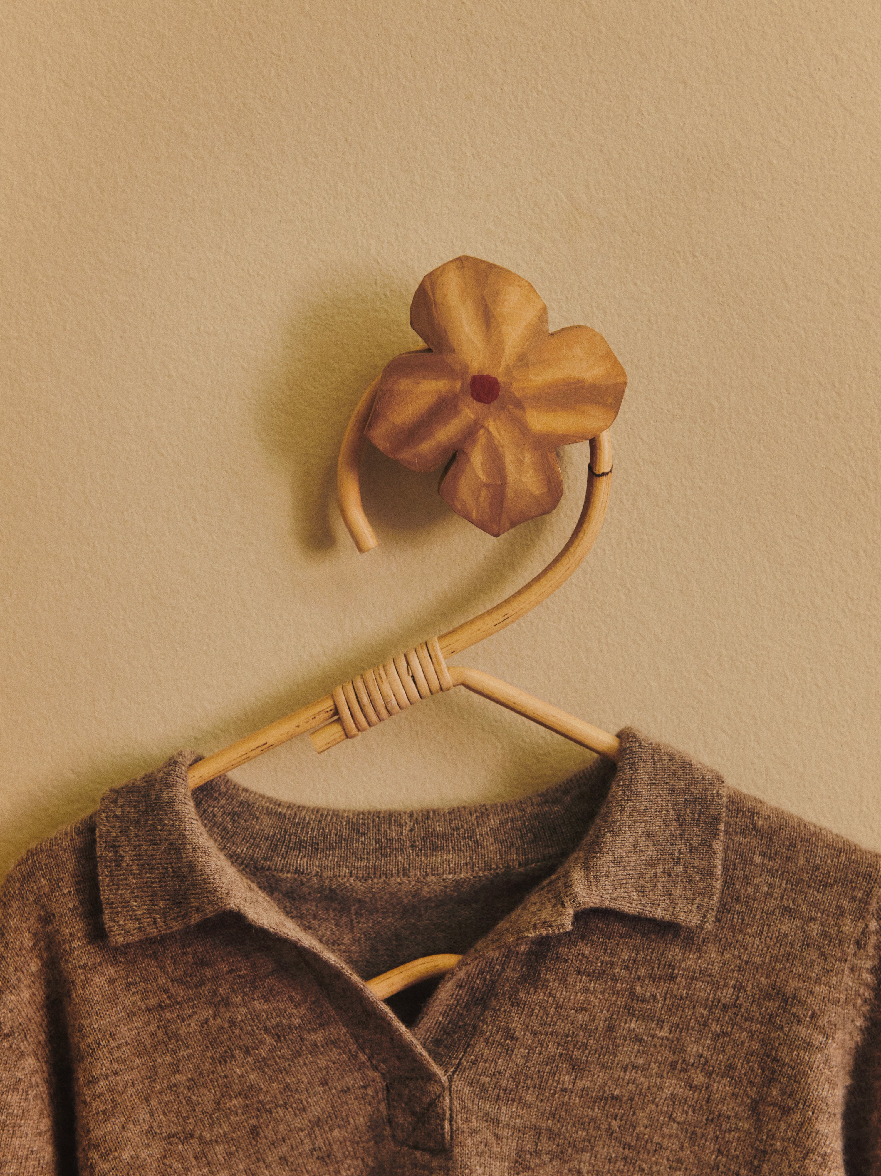 Poesie Kleiderständer in Rosa mit Rot