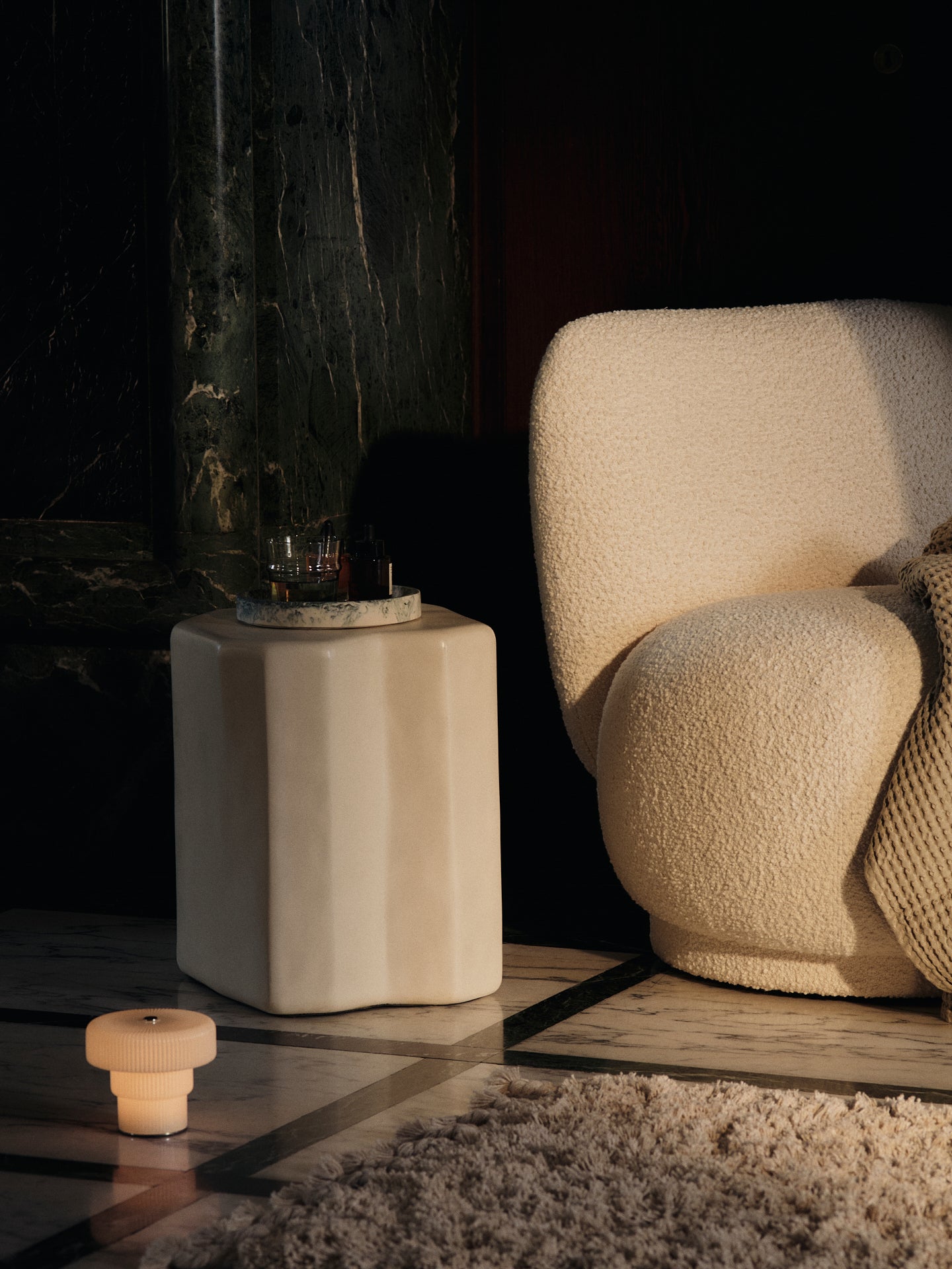 Drehstuhl RICO PICCOLO LOUNGE Nordic Bouclé złamana biel