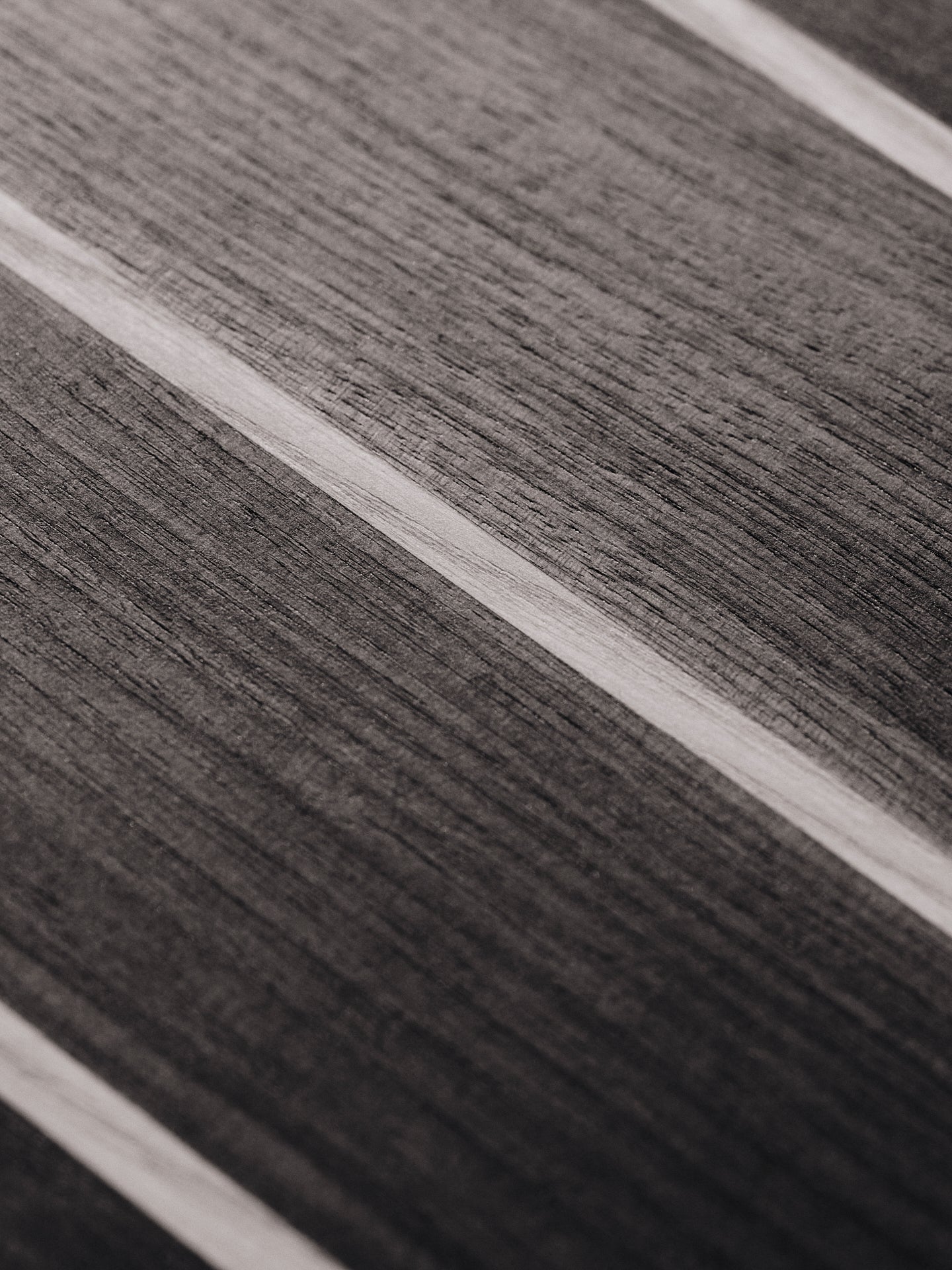 STRIBE walnut wood cutting board