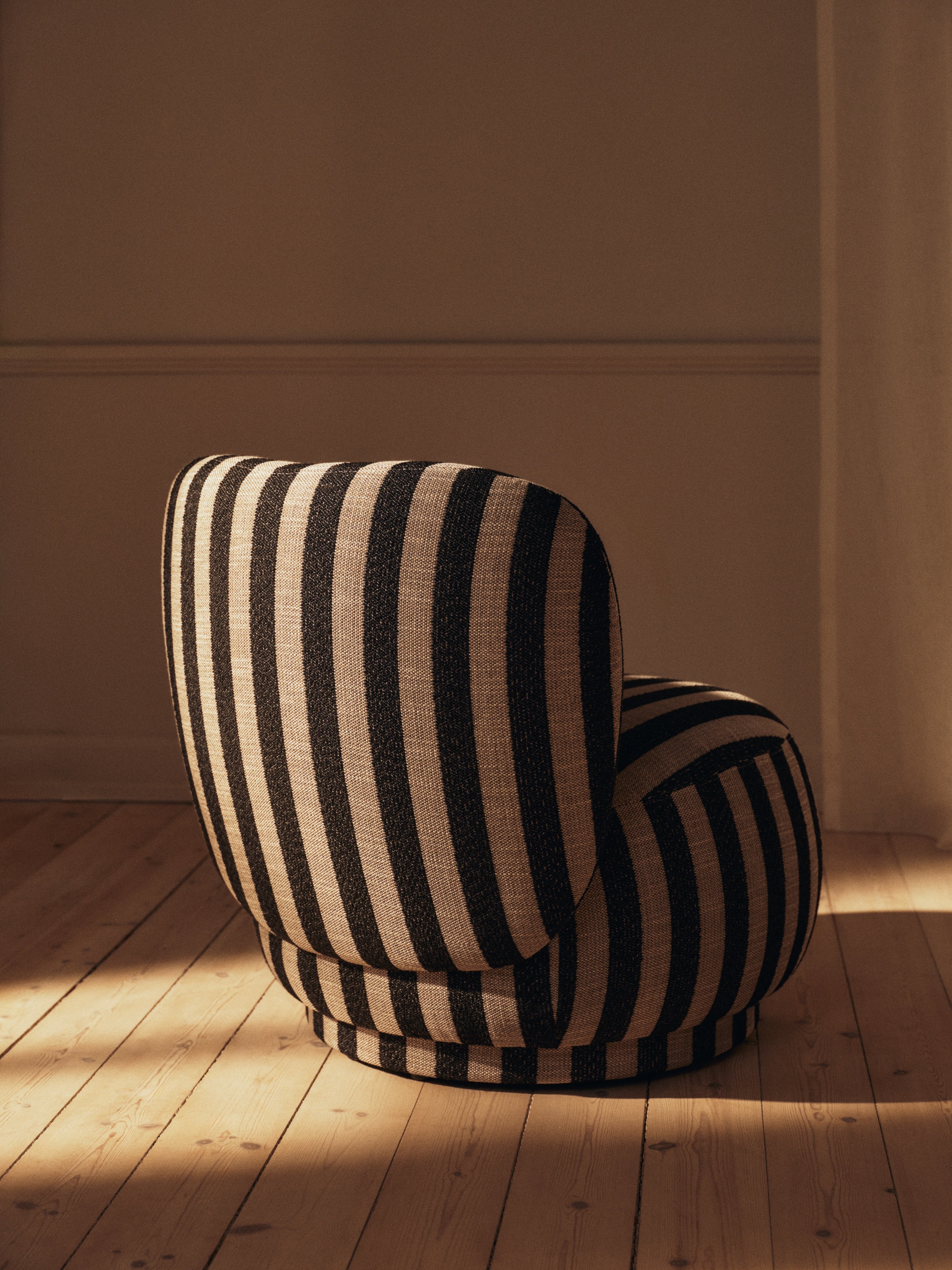 RICO PICCOLO Armchair Louisiana Black with Sand