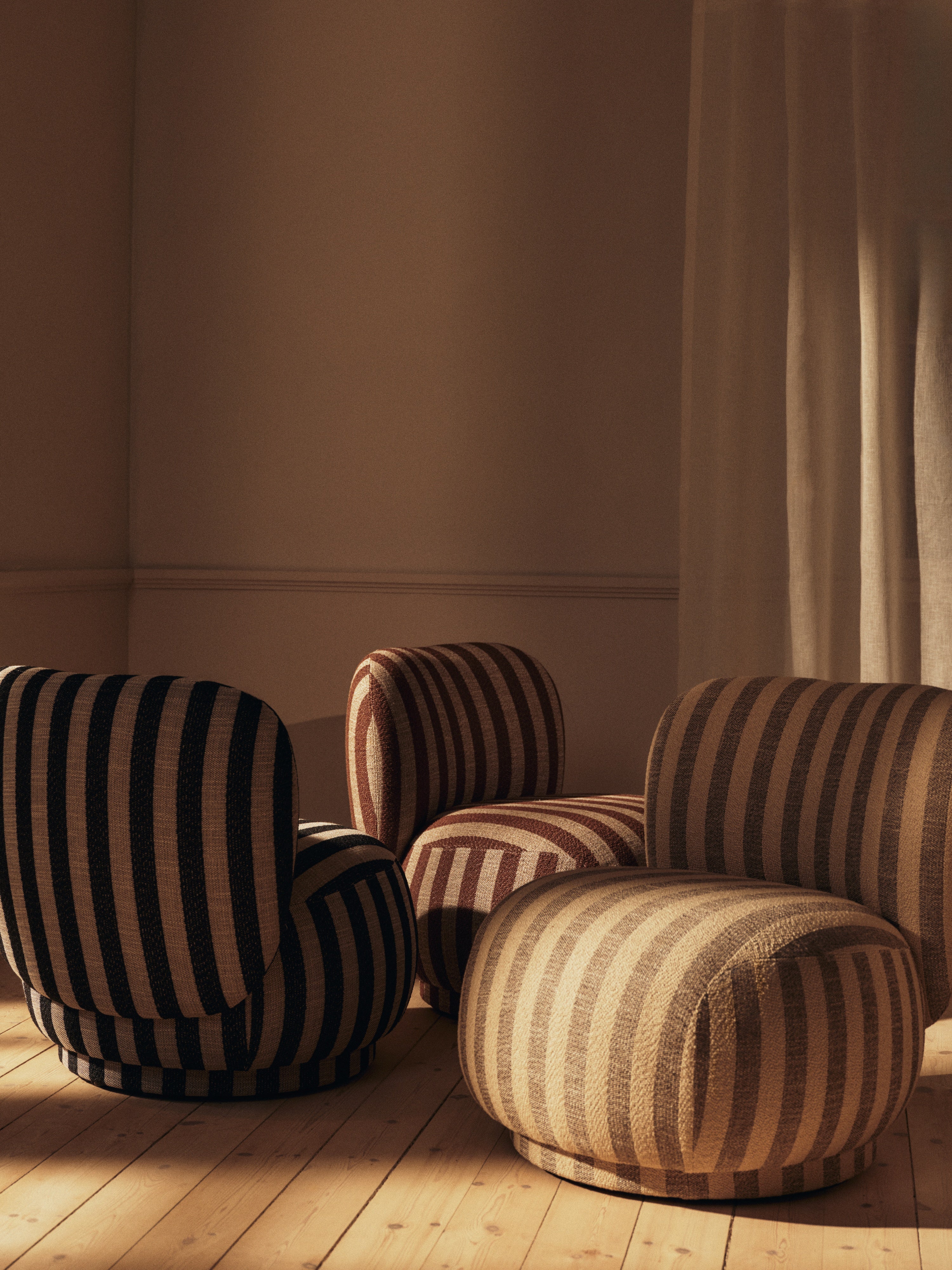 RICO PICCOLO LOUNGE Chair Louisiana Chocolate with Sand