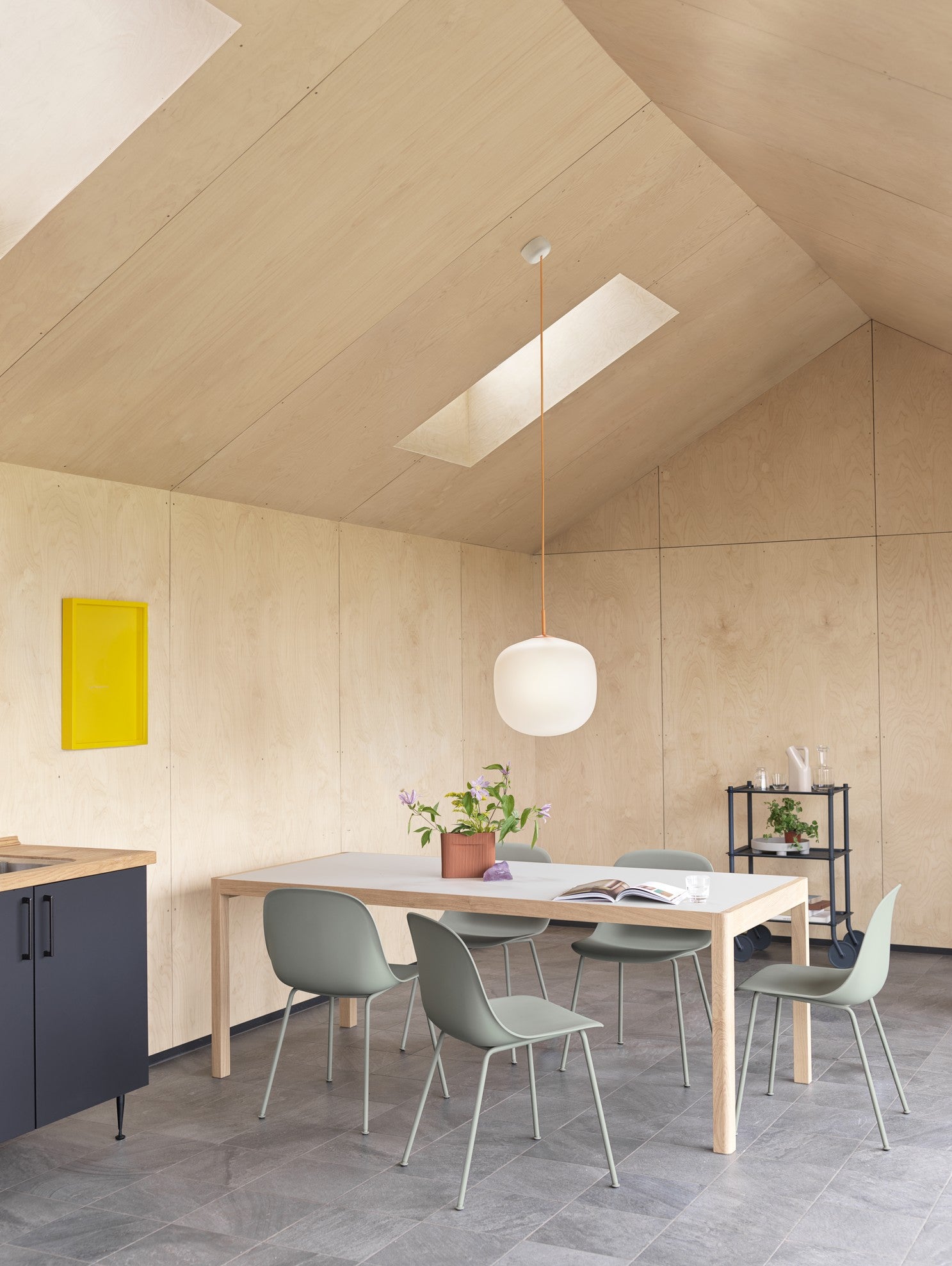 Stół WORKSHOP szare linoleum z dębową podstawą