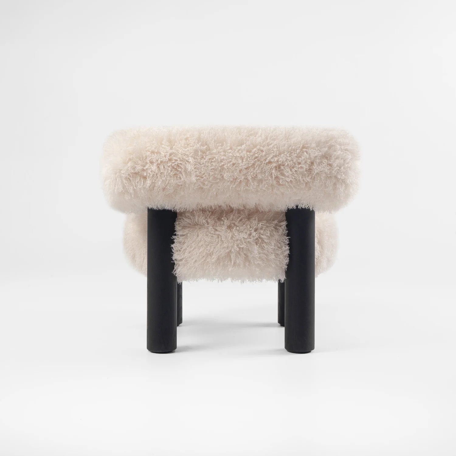 GROPIUS CS2 Armchair - FLUFFY EDITION artificial fur