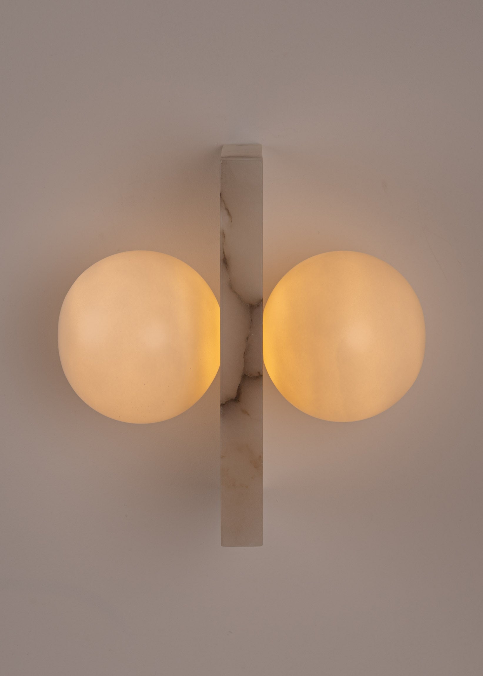 FLUGI Wall Lamp White Alabaster