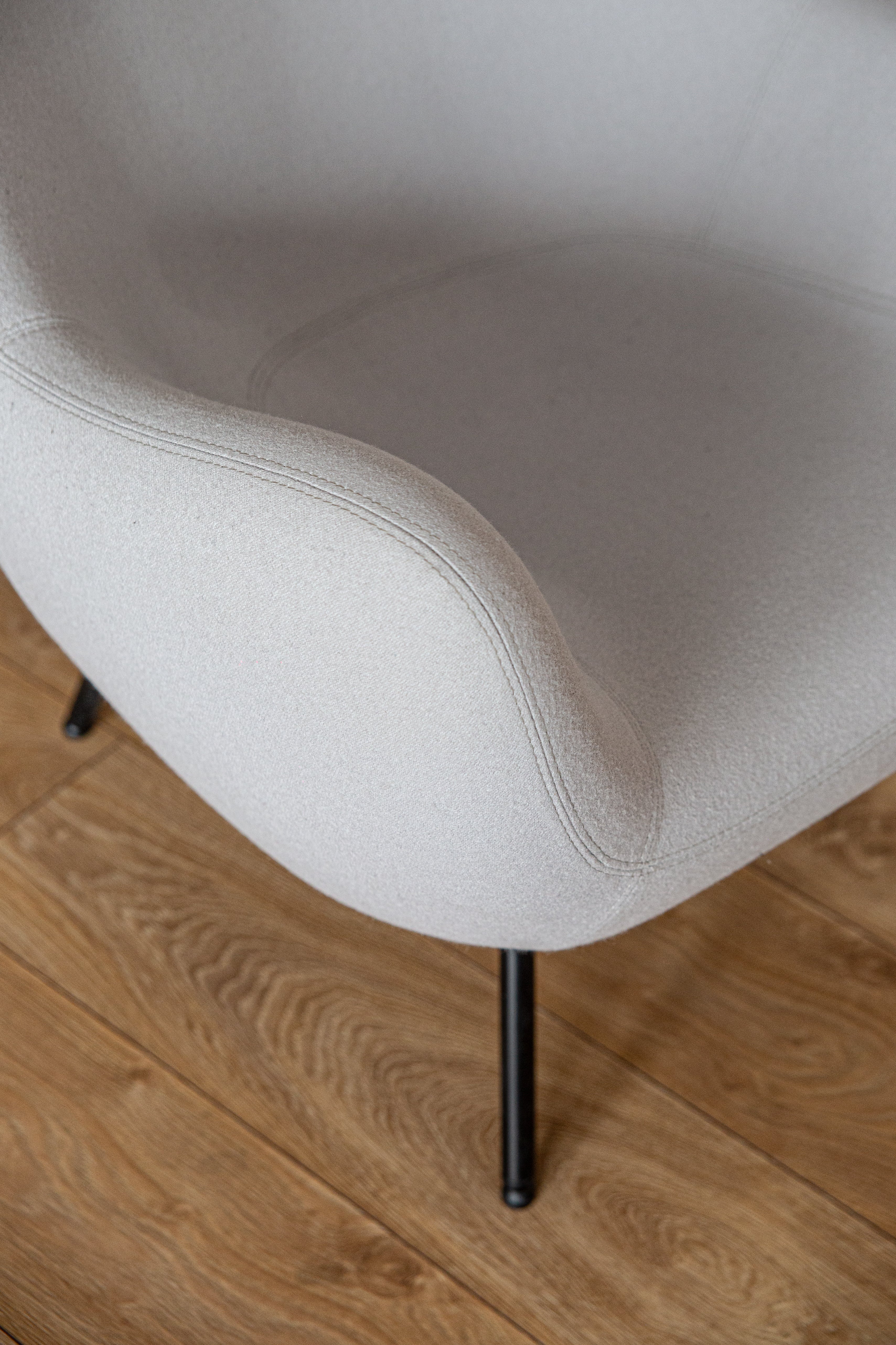 Fotel RM58 CLASSIC SOFT beżowy - poekspozycyjny