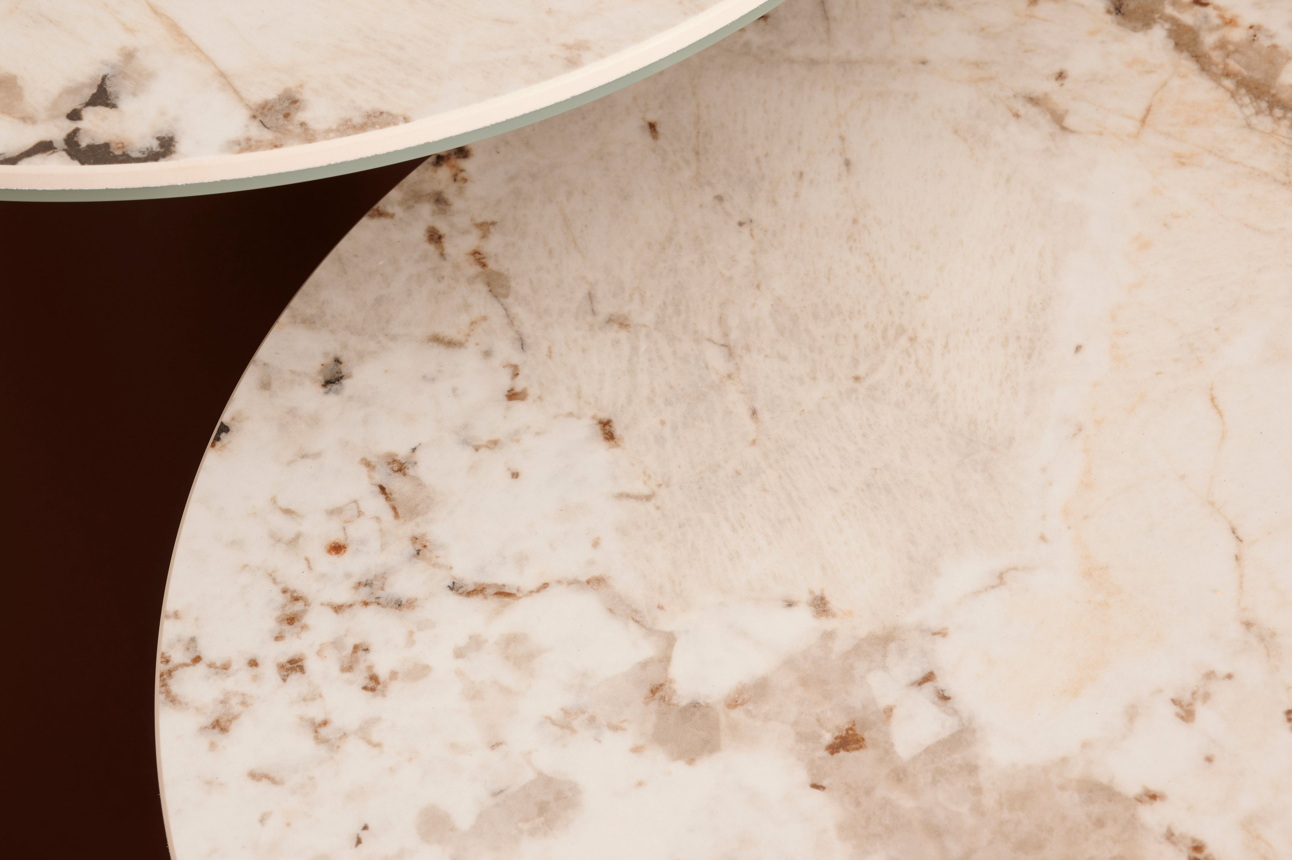 Stolik kawowy FUNGHI brązowy spiek kwarcowy