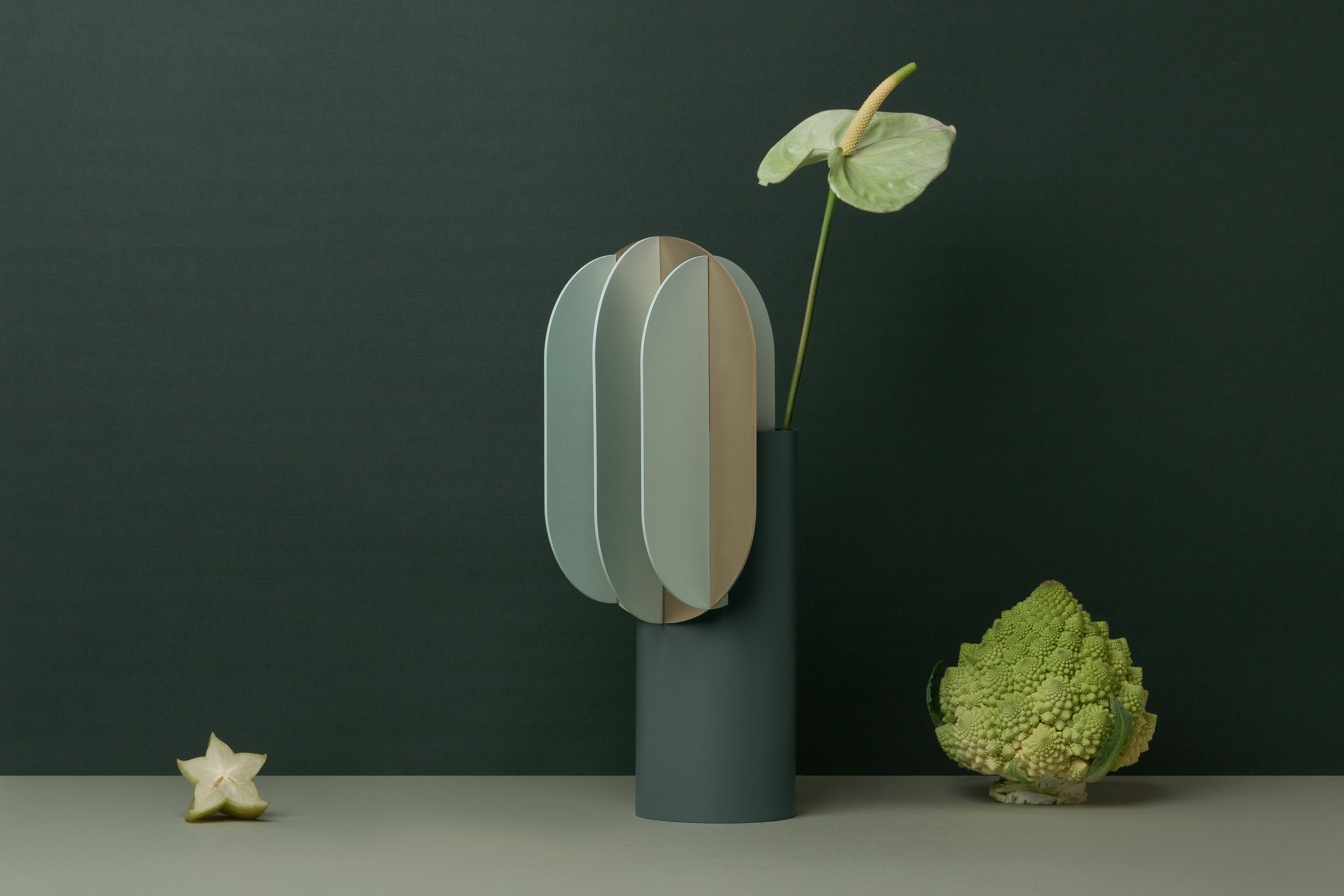 Vase GABO grün mit Messing