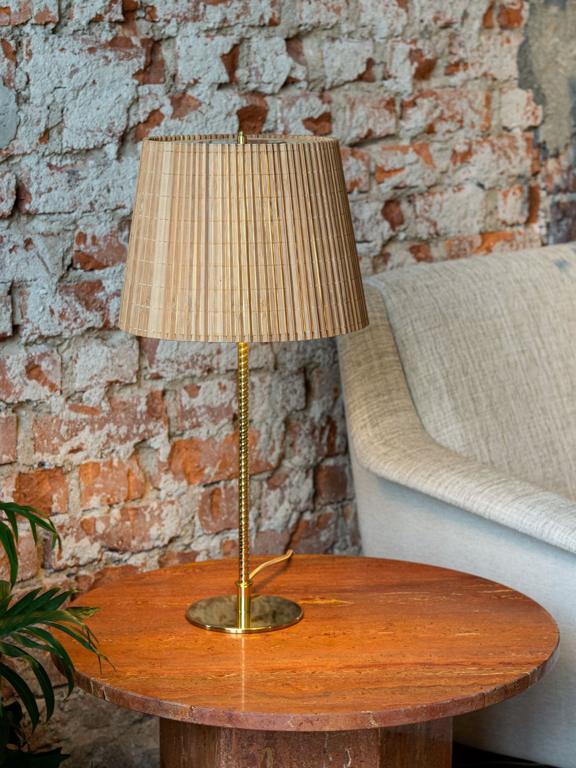Lampa stołowa 9205 beżowy klosz ze złotą podstawą