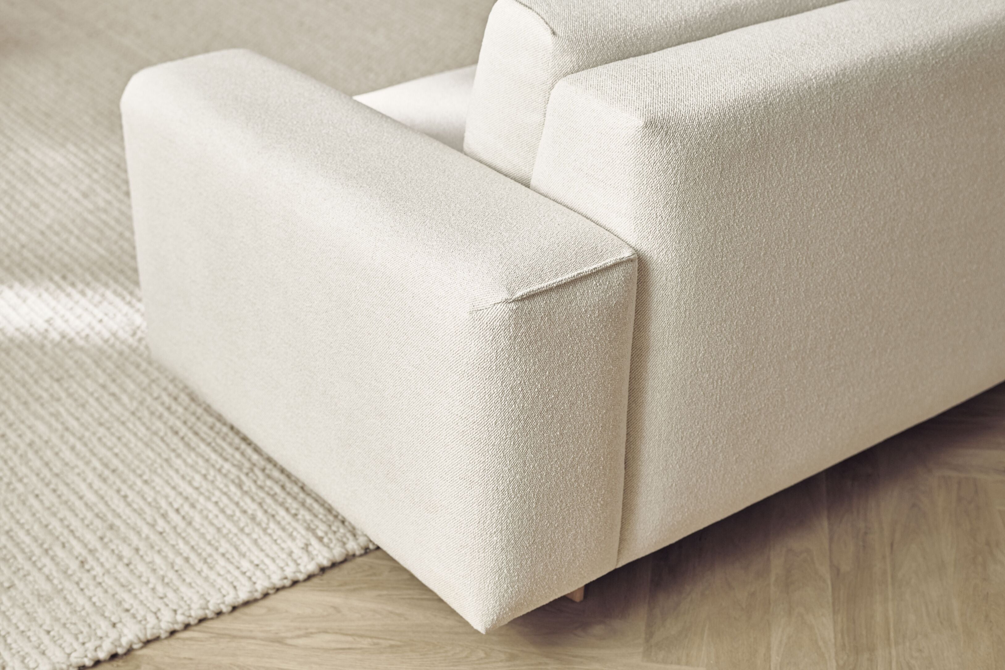 Sofa rozkładana 2,5-osobowa GEST podstawa z bielonego drewna dębowego