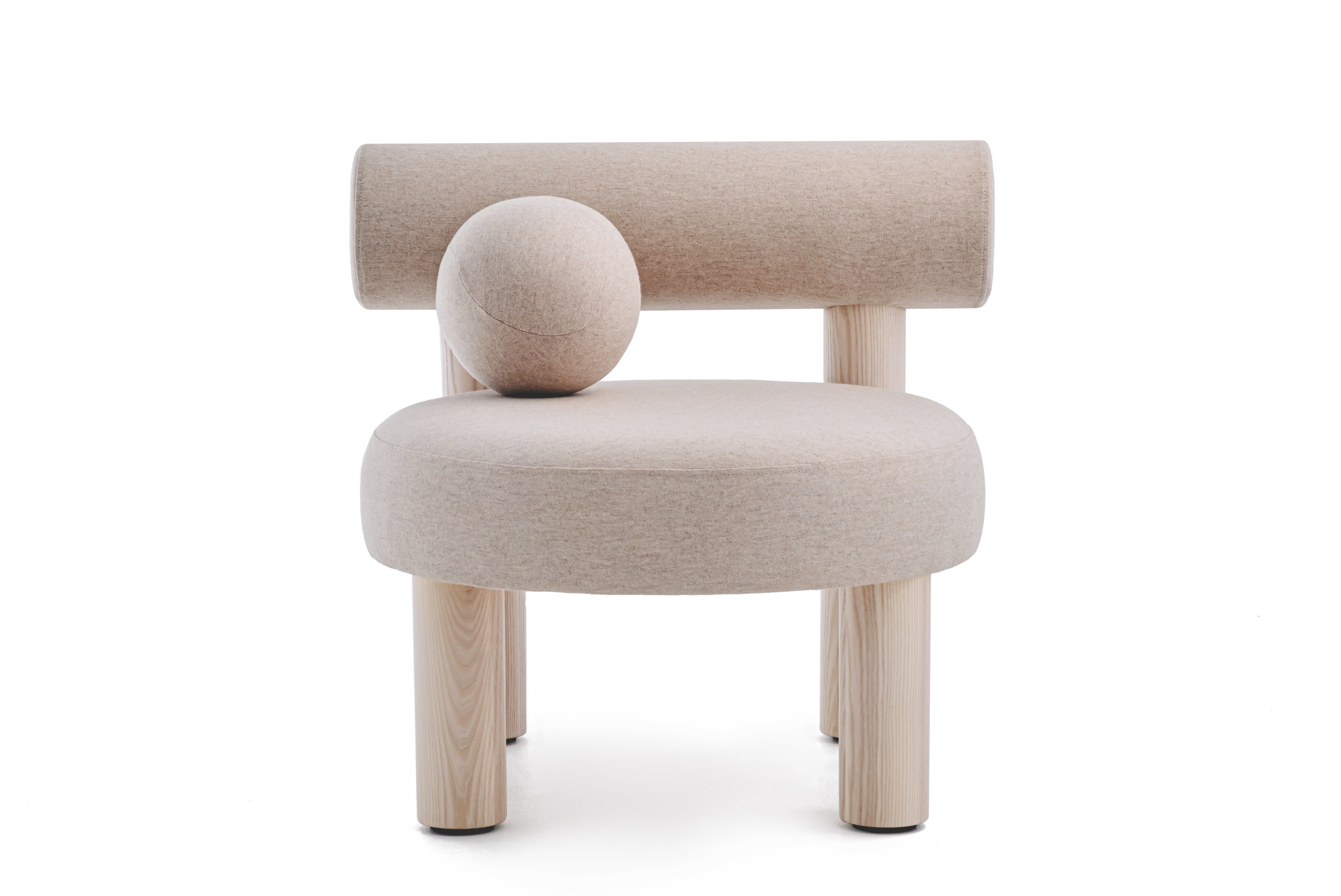 Sessel GROPIUS CS2 gepolstert mit Holzgestell
