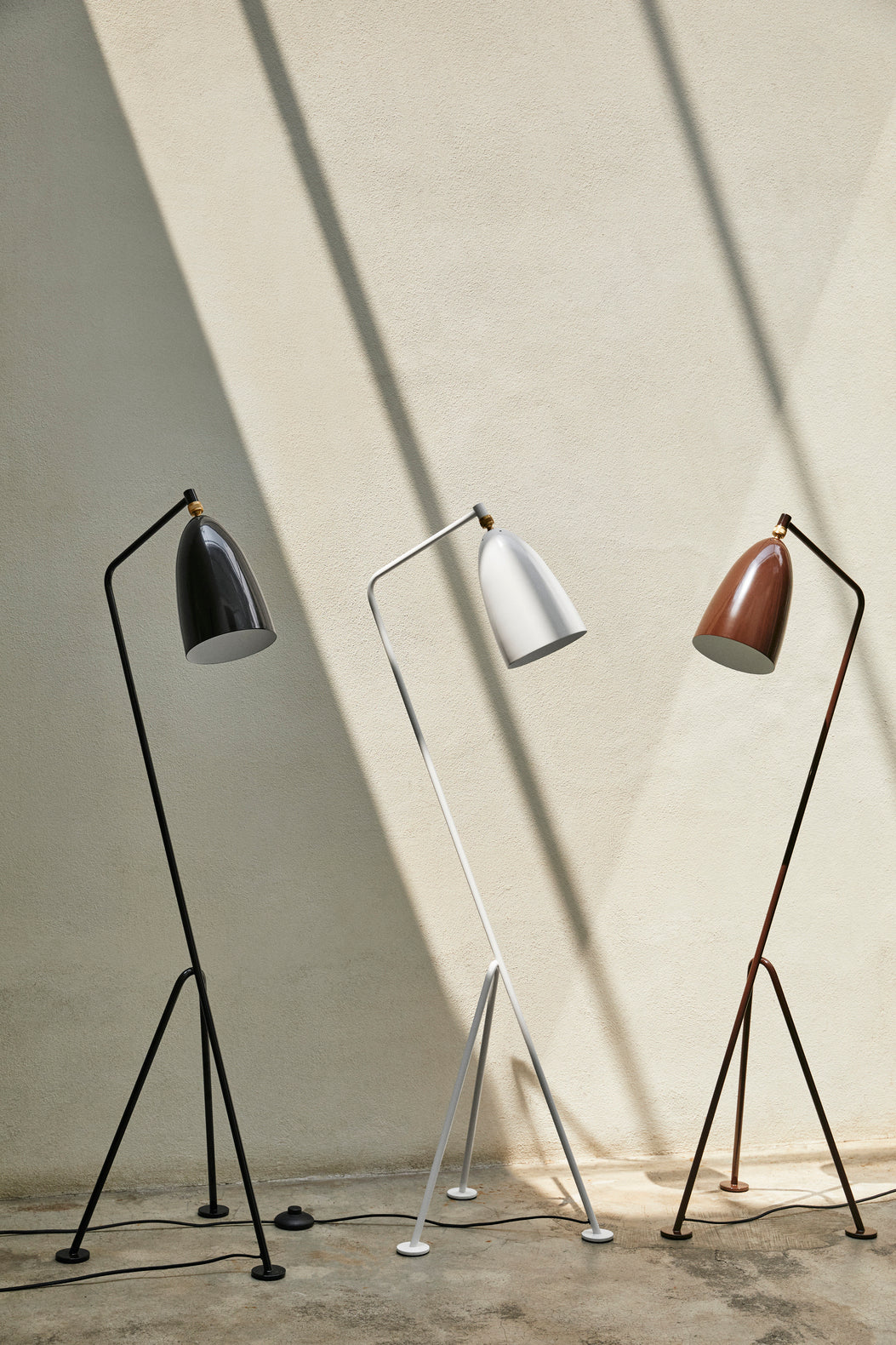 GRÄSHOPPA brown tripod reading floor lamp