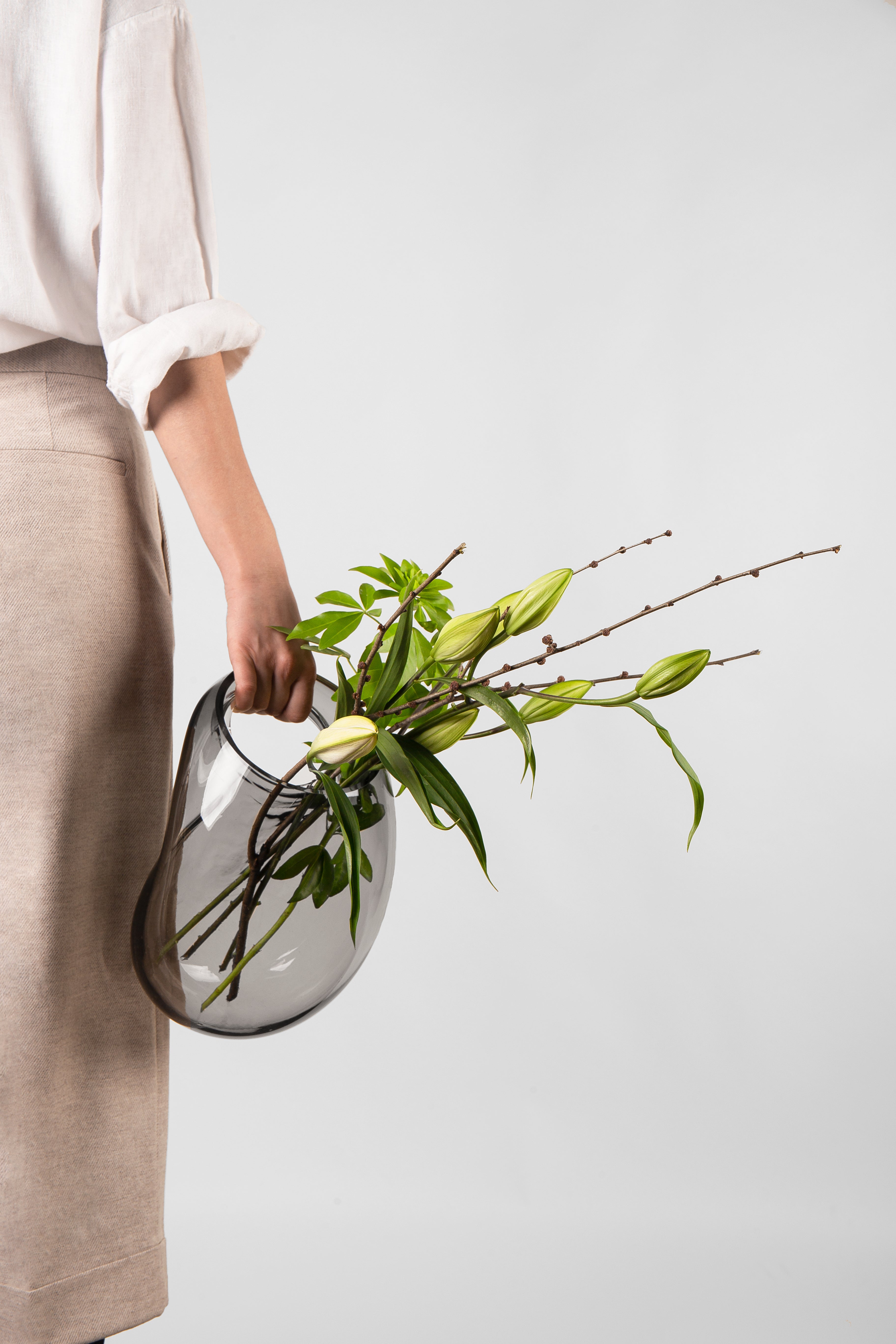 GUTTA BOON vase gray with black