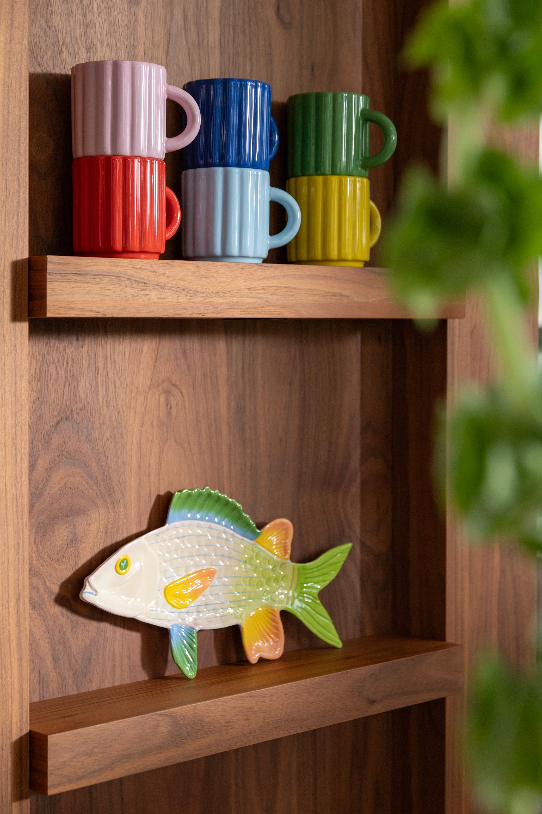 Teller FISCH AUSLÖSER grün mit gelb und blau