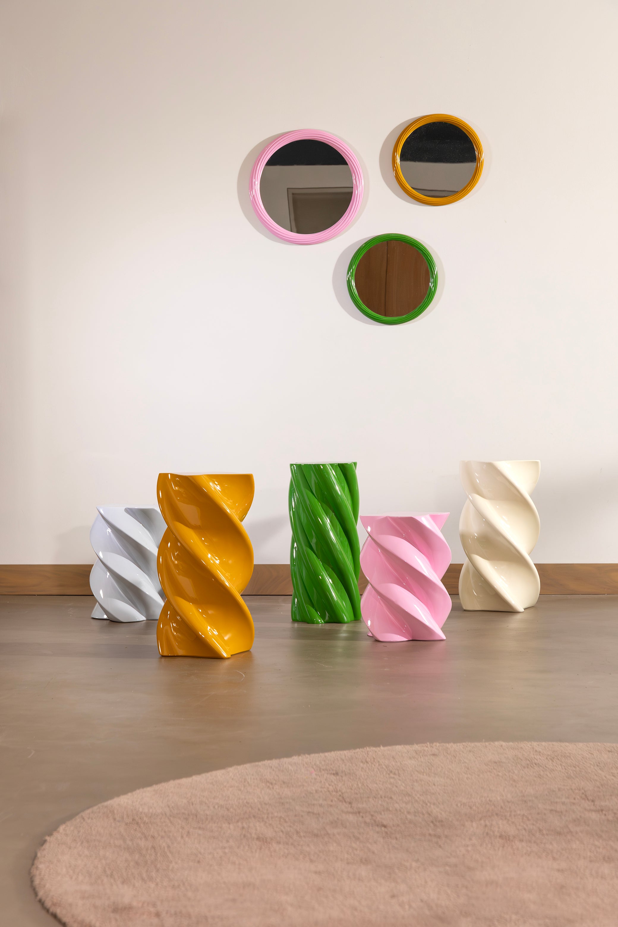 MARSHMALLOW side table in orchid