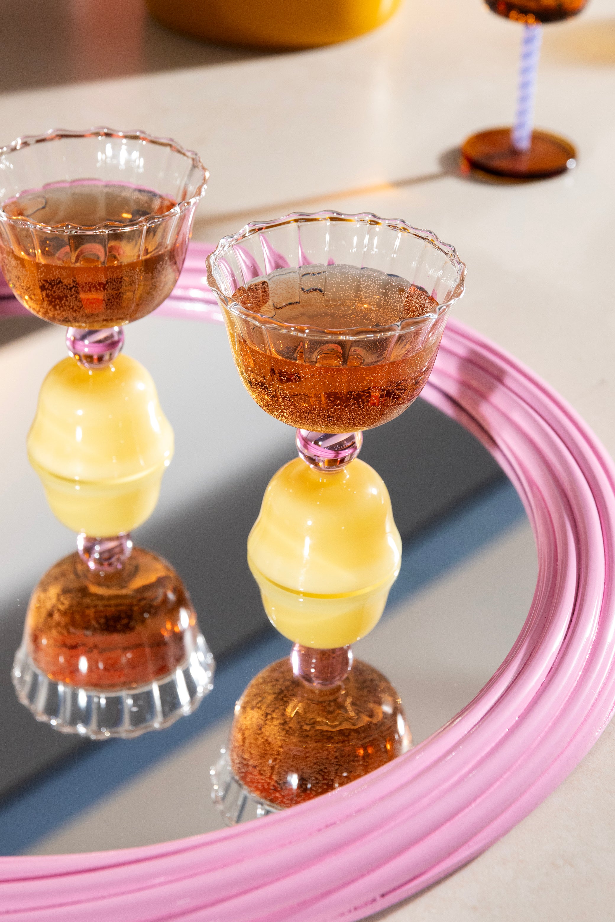 Set aus Glaskelchen TULIP gelb mit rosa