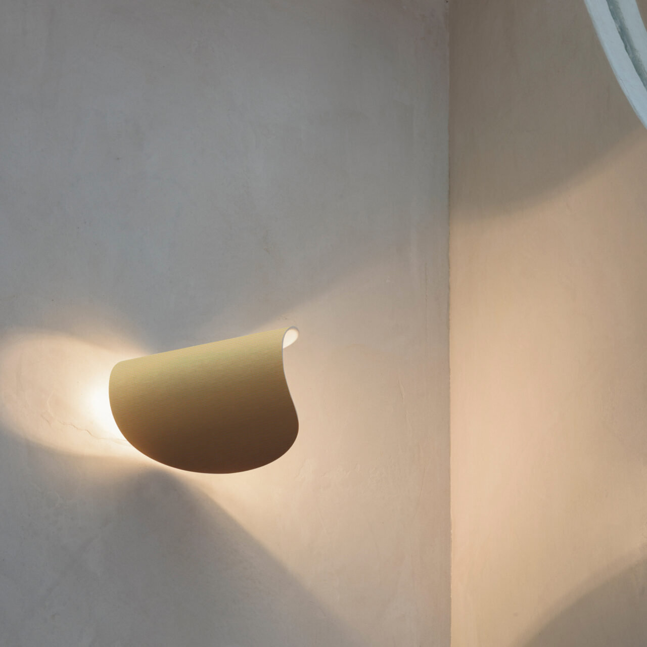 Lampa ścienna IO brązowy