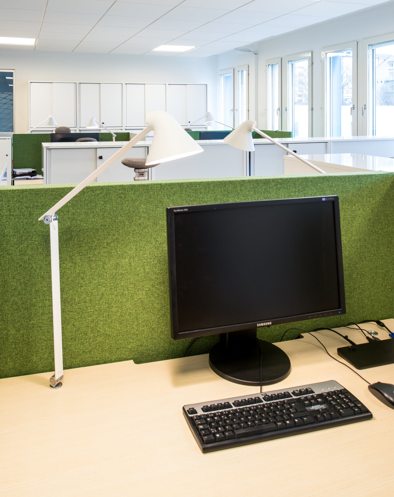 Lampa stołowa NJP biały