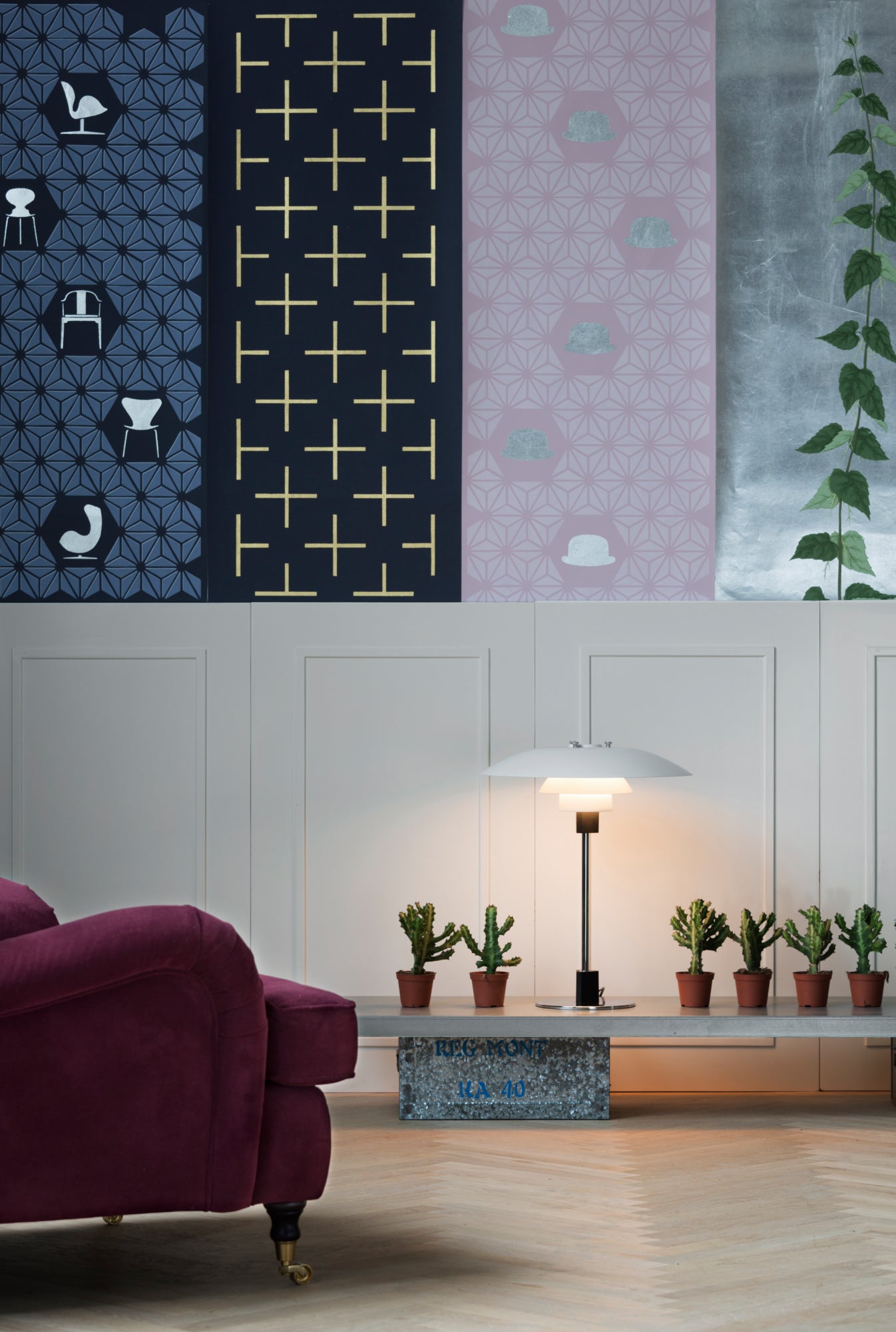 Lampa stołowa PH 4/3 biały z chromowaną podstawą