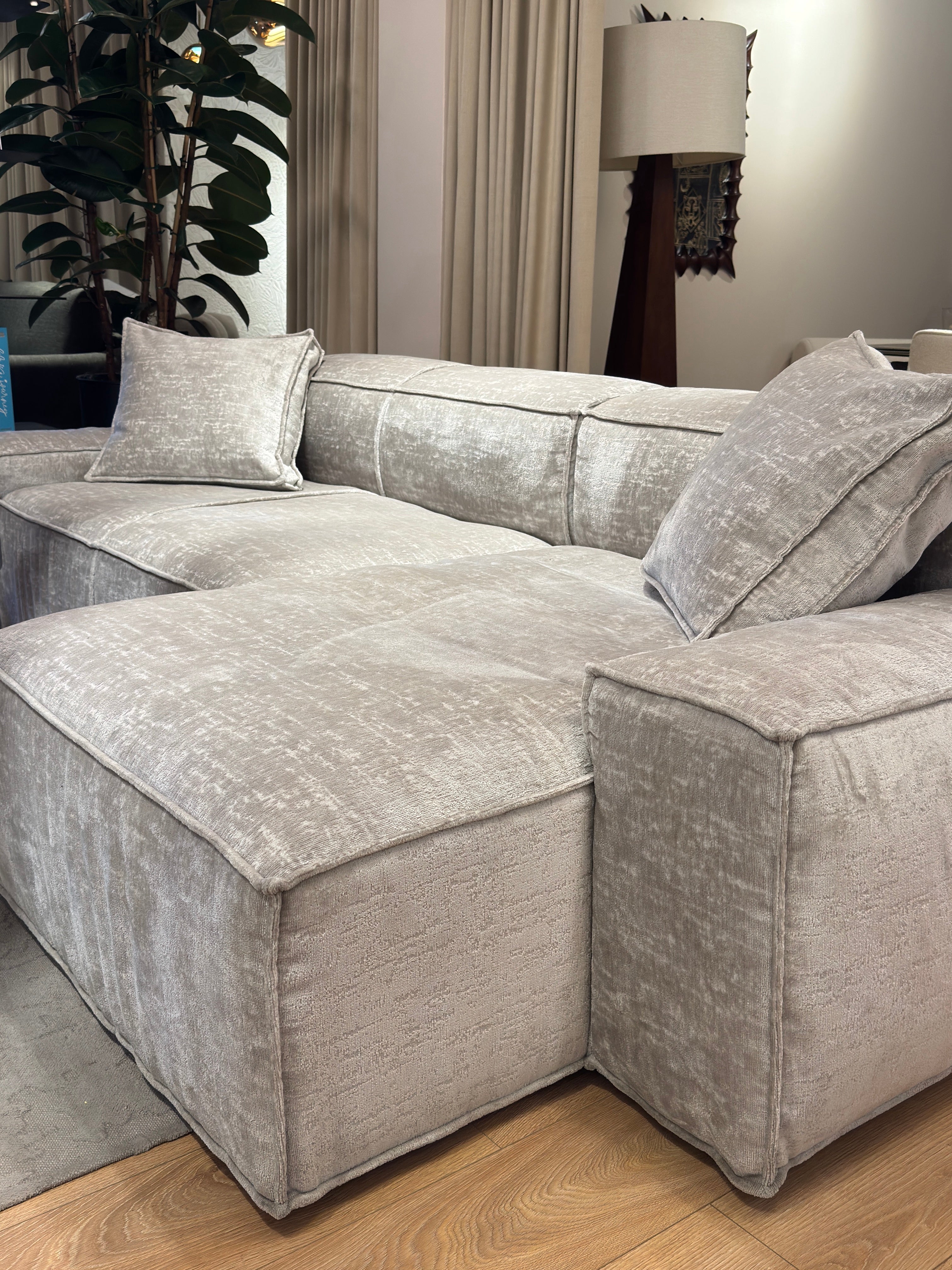 Narożnik z 2 poduszkami CUSHIONS szary w tkaninie Smeraldo - poekspozycyjny