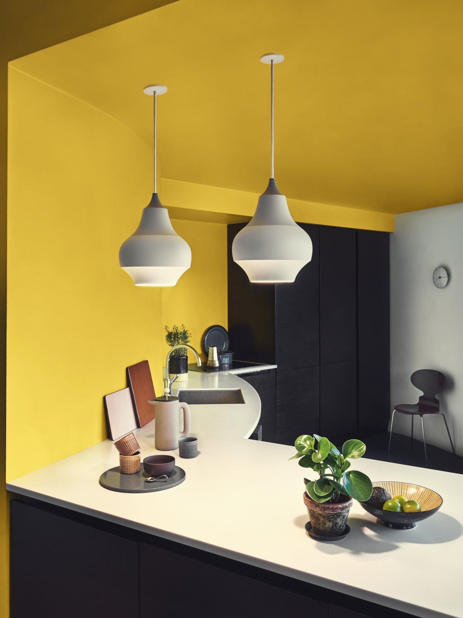 Lampa wisząca CIRQUE biały z szarą końcówką