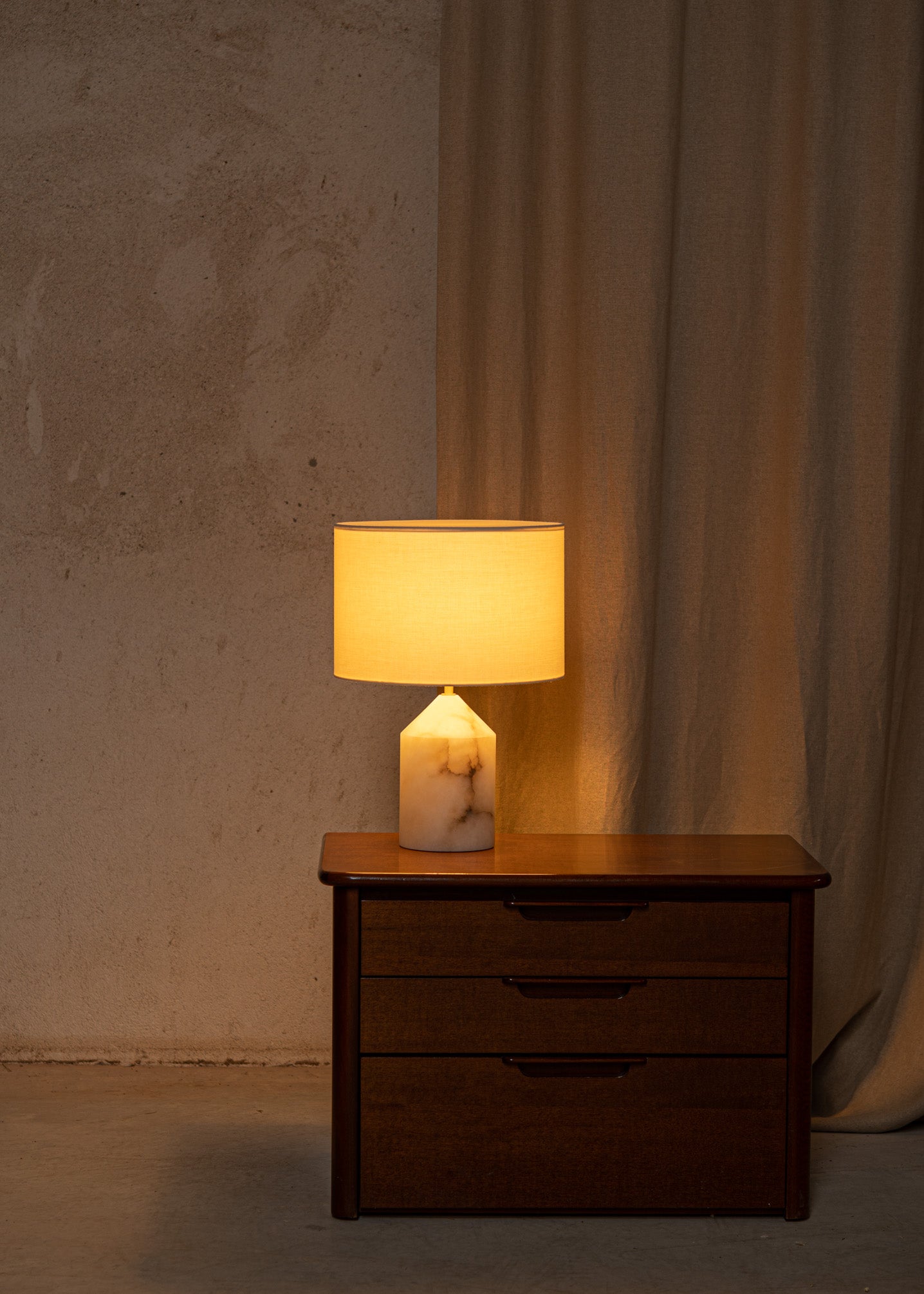 Lampa stołowa JOSEF biały alabaster