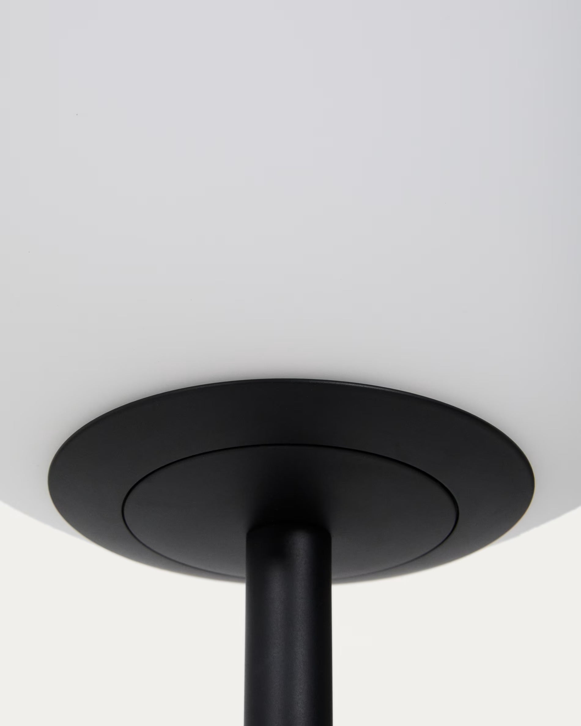 BRISIA black floor lamp