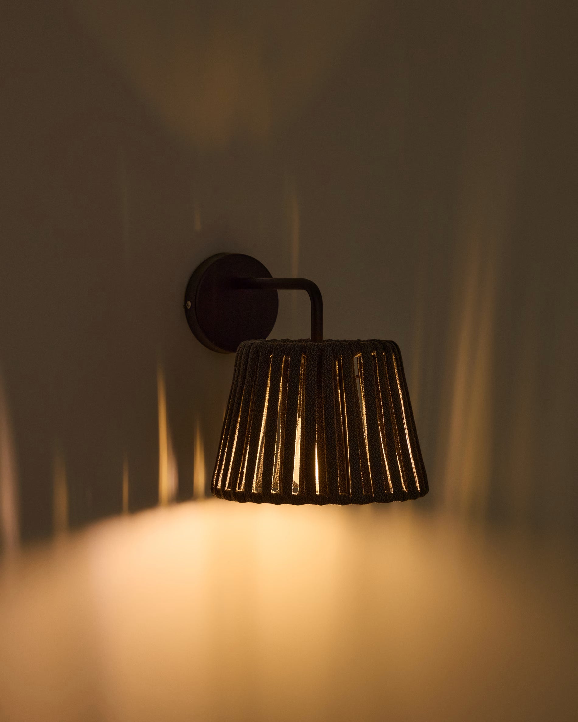 Lampa ogrodowa ścienna solarna ALDET czarny