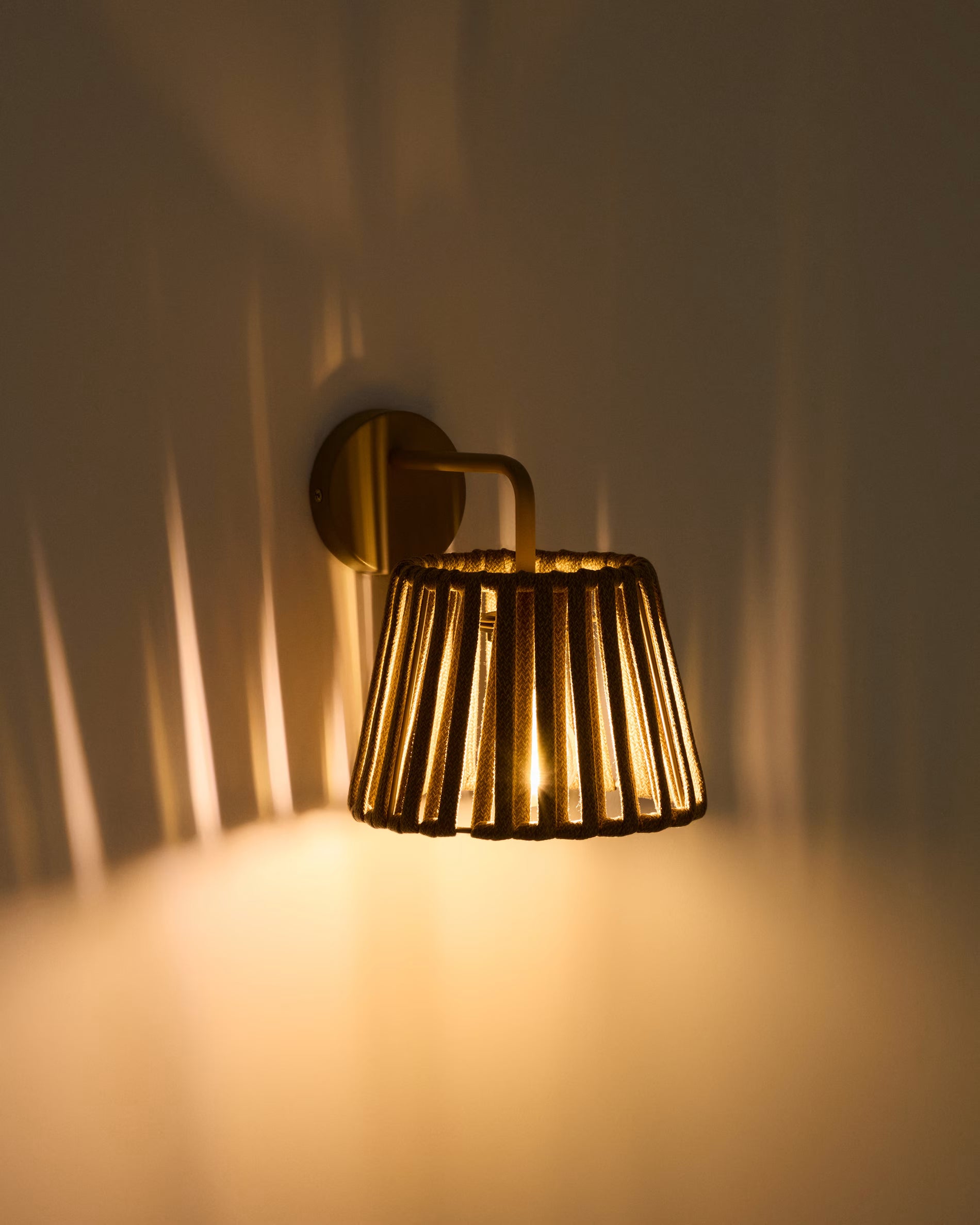 Lampa ogrodowa ścienna solarna ALDET ciemnobeżowy