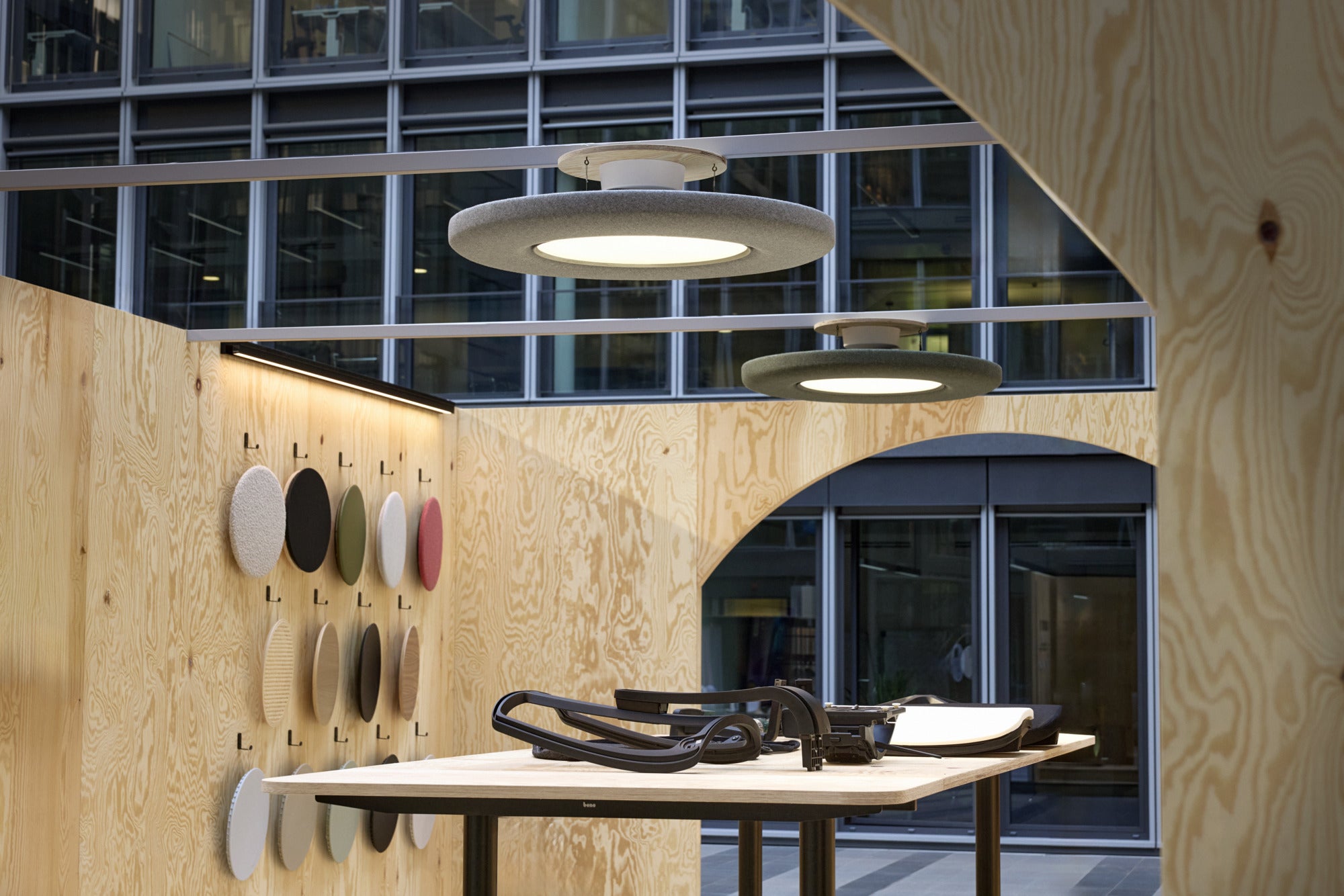 LP SLIM ACOUSTIC pendant lamp with black rim