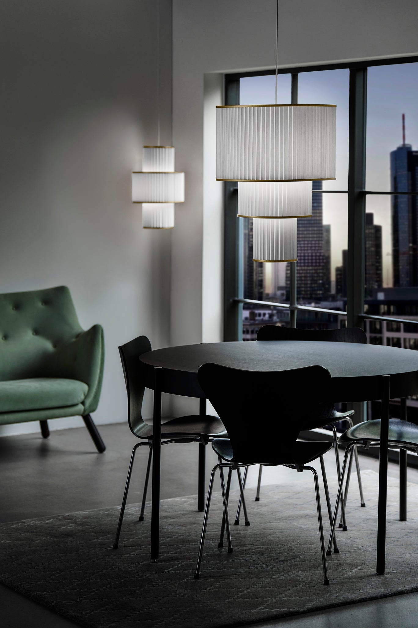 Lampa wisząca MODEL 111 PLIVELLO biały ze złotym