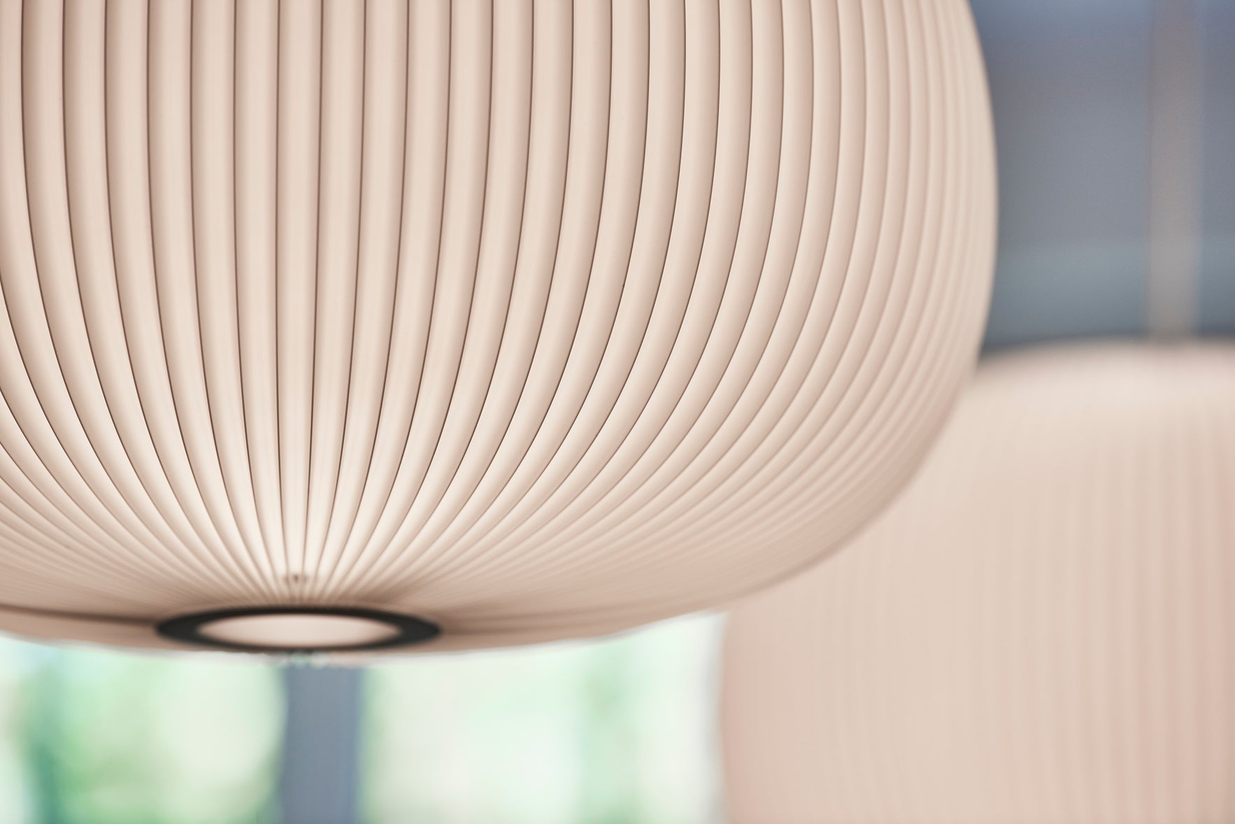 Pendelleuchte MODELL 132 LAMELLA 1 weiß mit goldener Veredelung