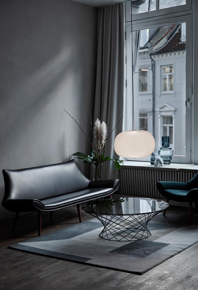 Pendelleuchte MODELL 132 LAMELLA 1 weiß mit goldener Veredelung