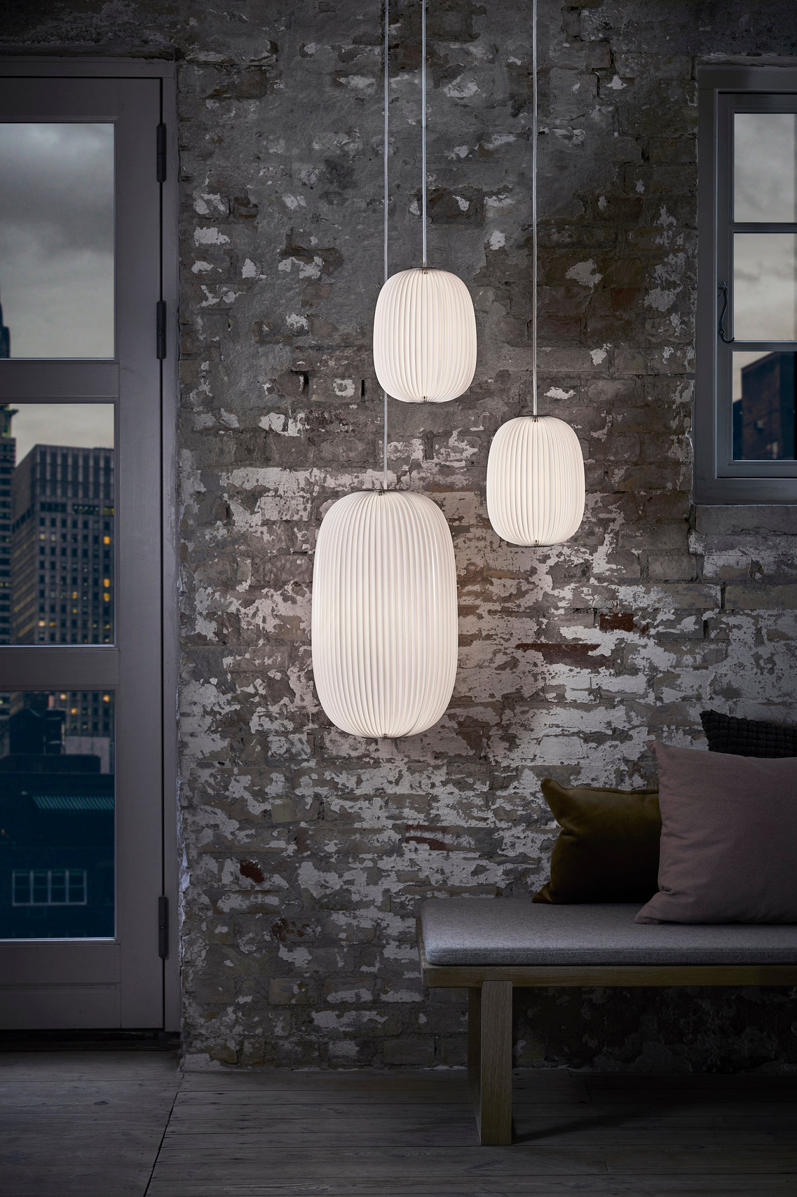 Lampa wisząca MODEL 135 LAMELLA 4 biały z czarnym wykończeniem