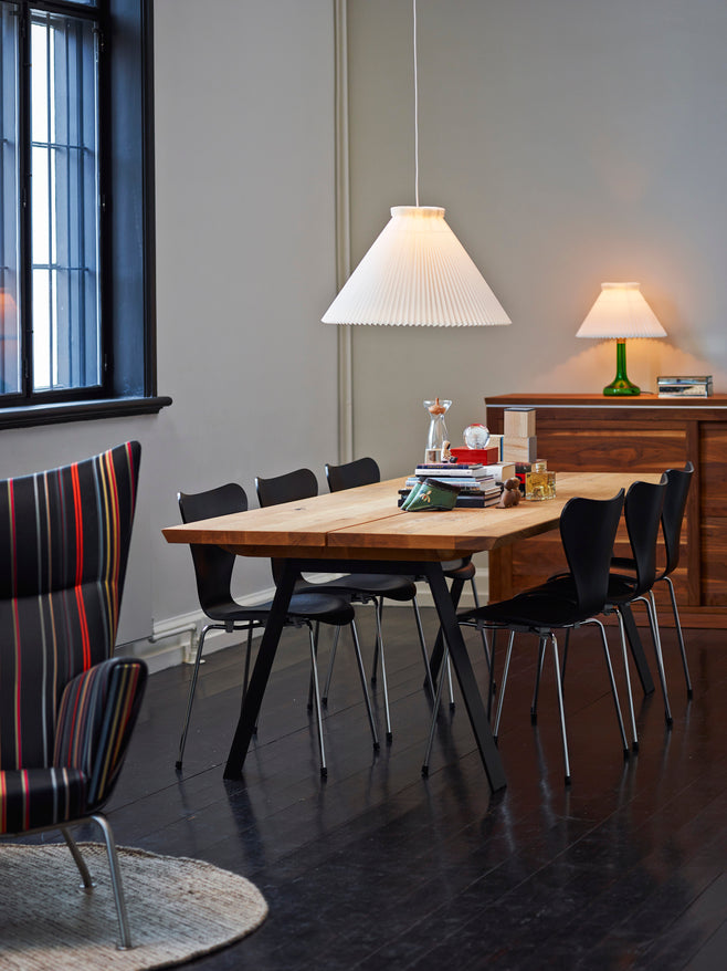 Lampa stołowa MODEL 343 biały z ciemnoszarą podstawą