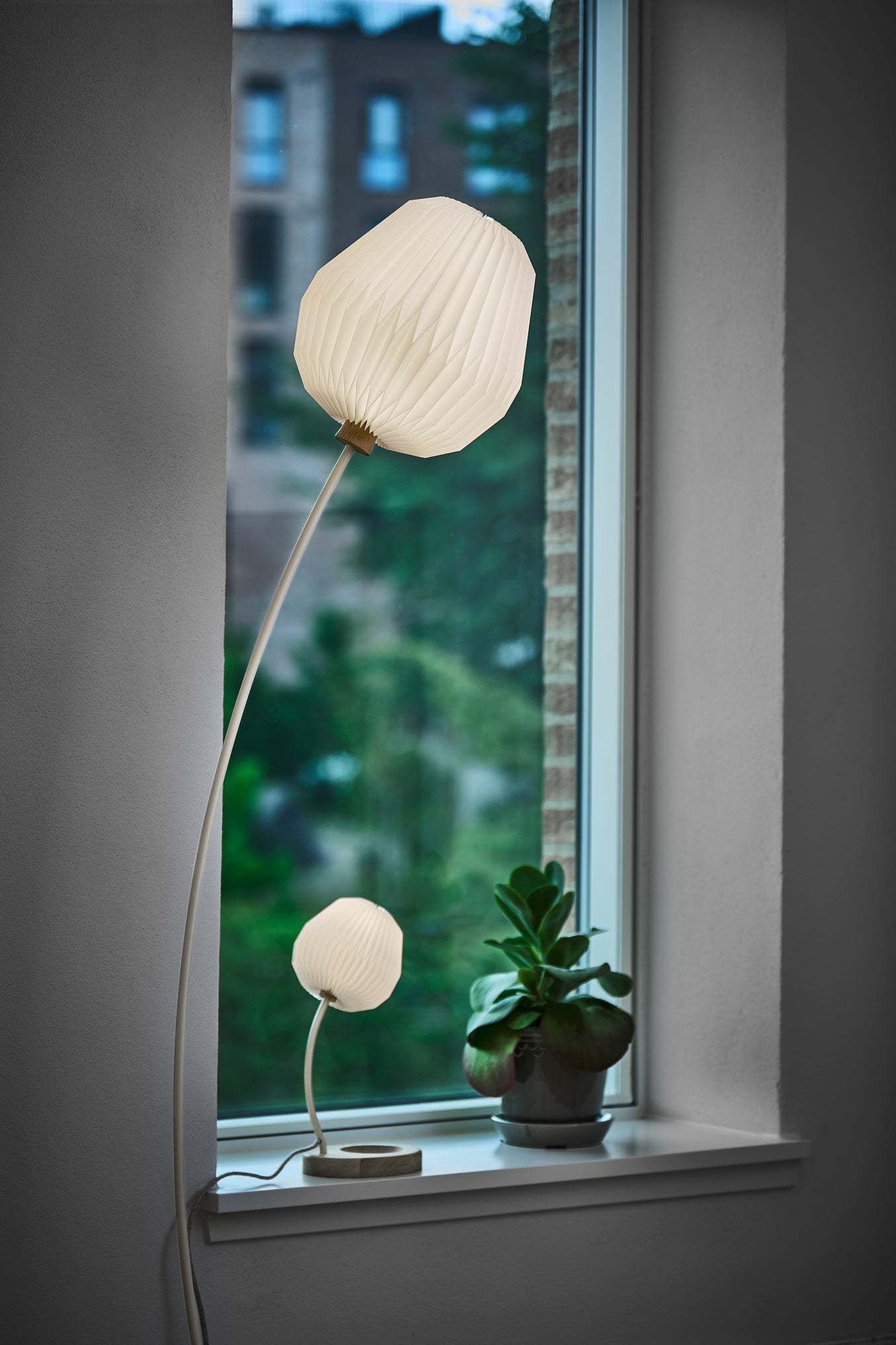 Lampa podłogowa MODEL 330 BOUQUET biały