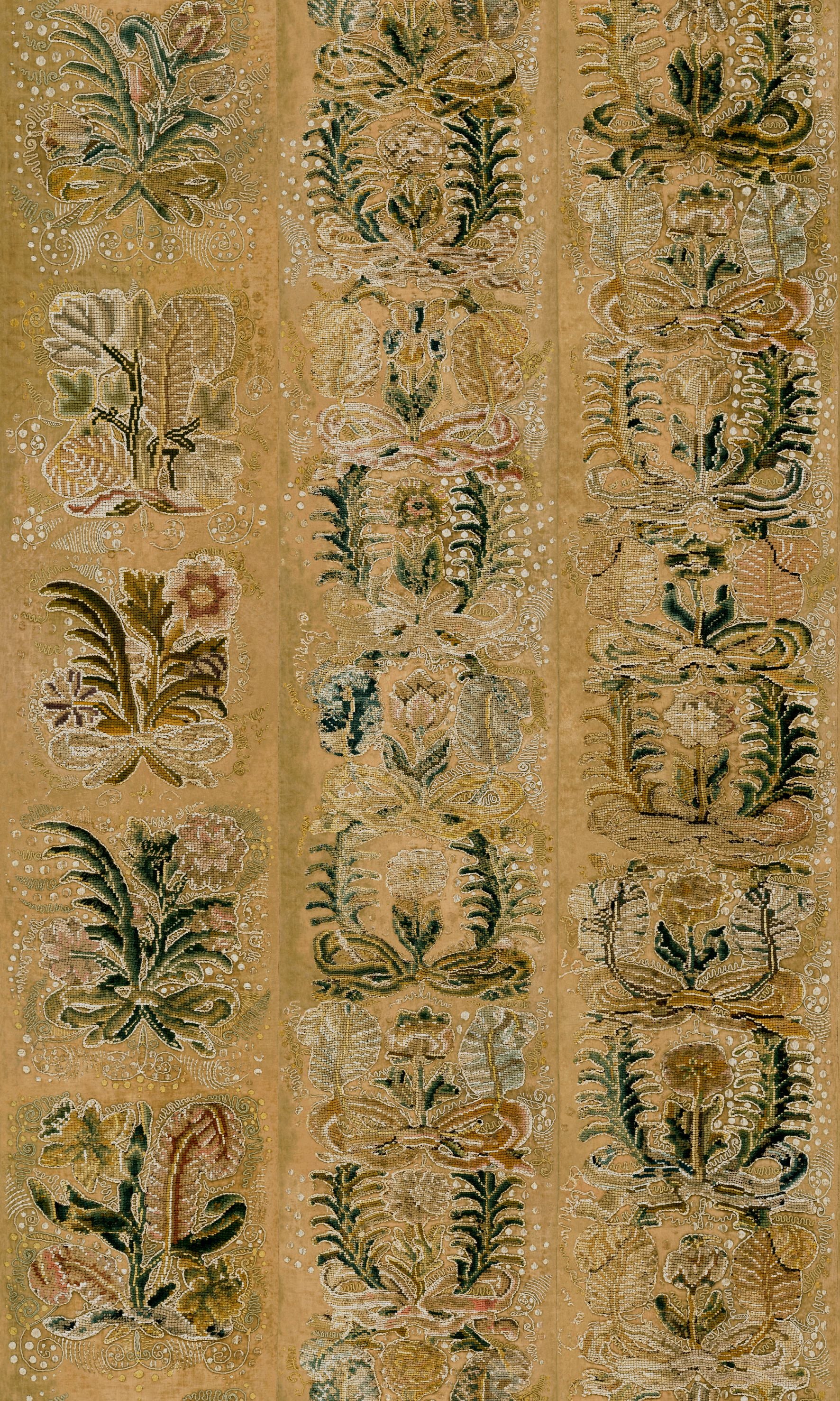 Tapeta tekstylna z motywem roślinnym ORNAMENT złoty z zielonym