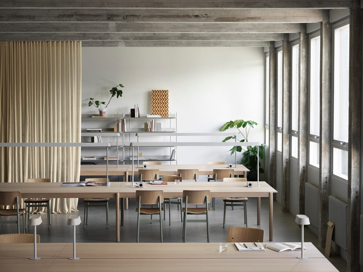 Stuhl LOFT Eichenfurnier mit schmutzig-grünem Gestell