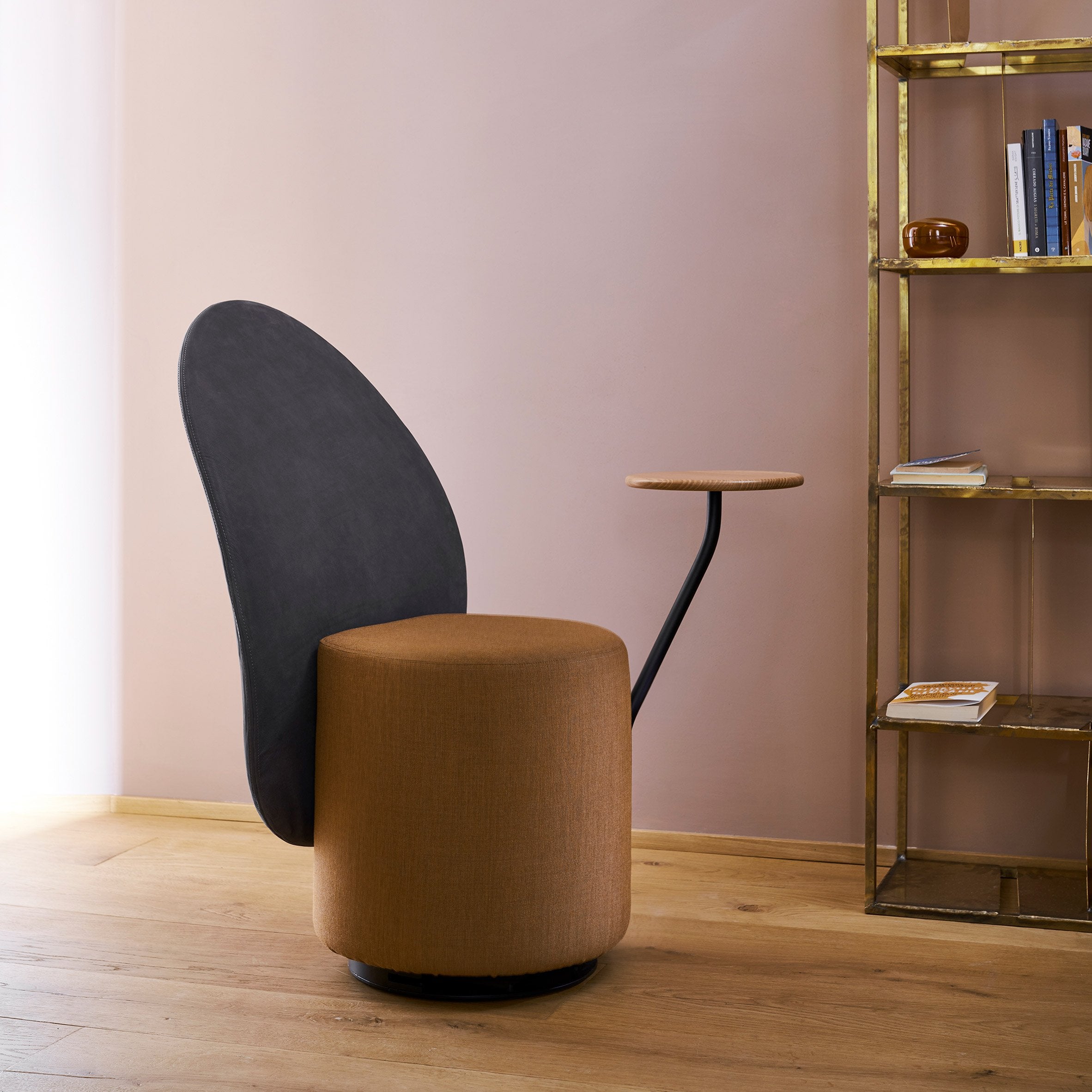 LOOMI upholstered armchair with table