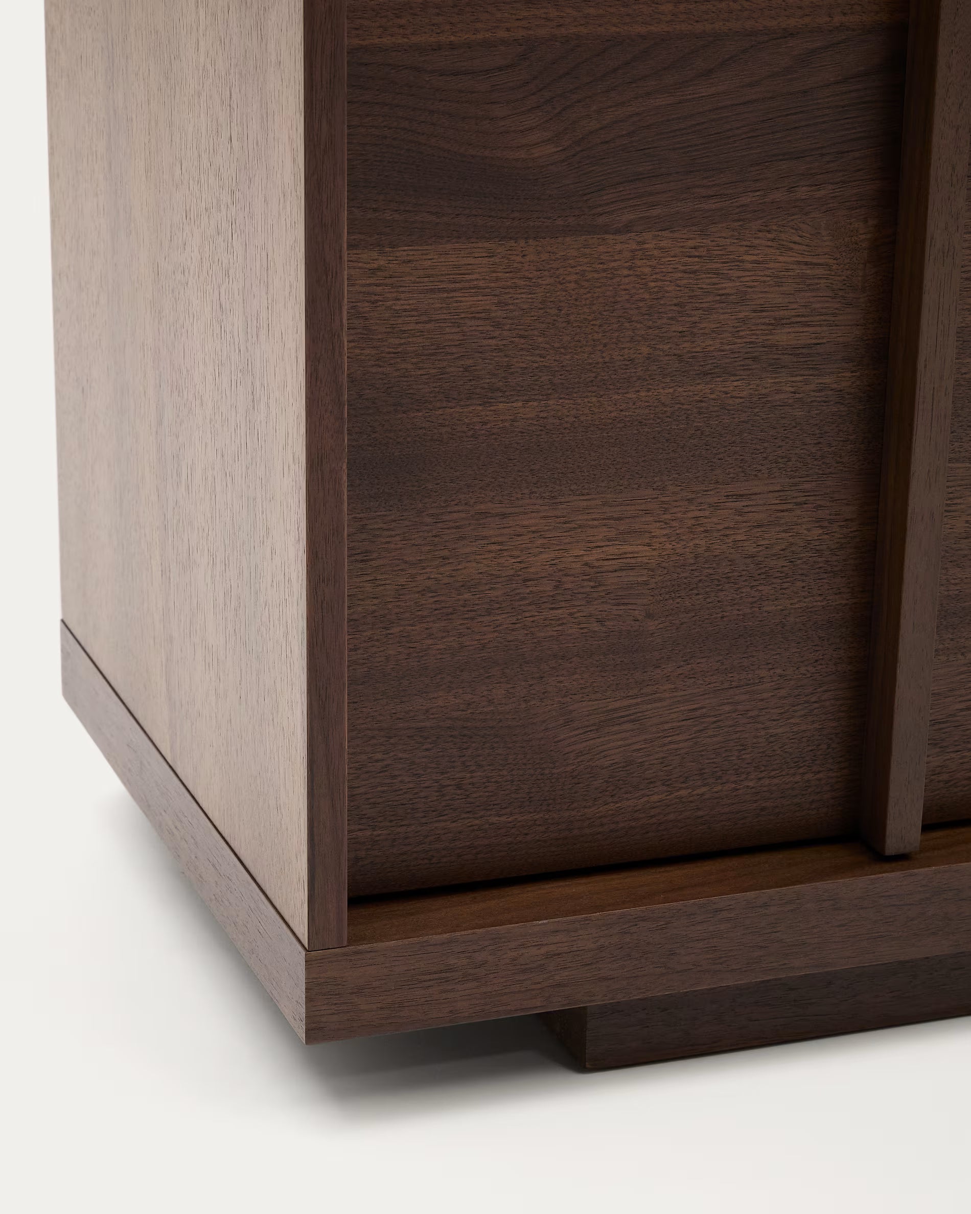 ONIX Chest of Drawers with Walnut Veneer