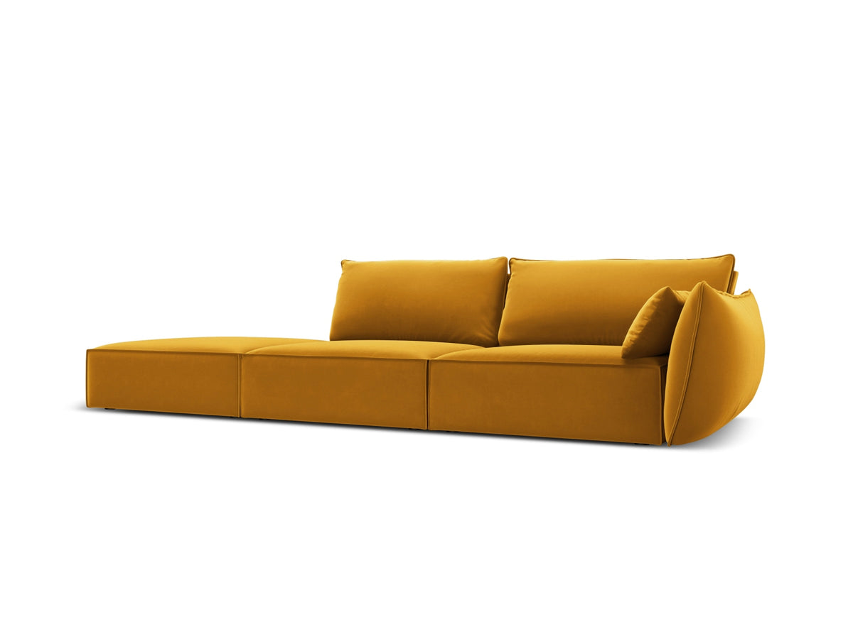 Sofa aksamitna z otomaną lewostronną 4-osobowa KAELLE żółty – ujęcie boczne