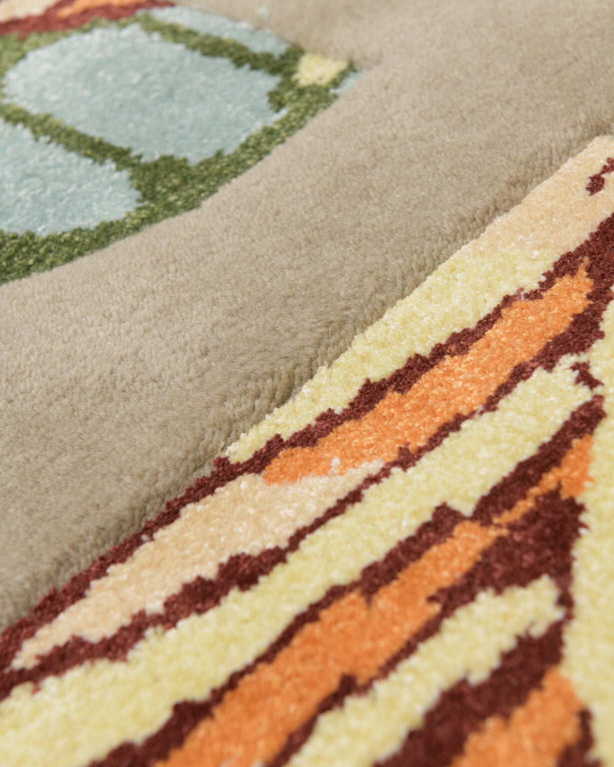 Dywan dekoracyjny asymetryczny MOTH beżowy z żółtym