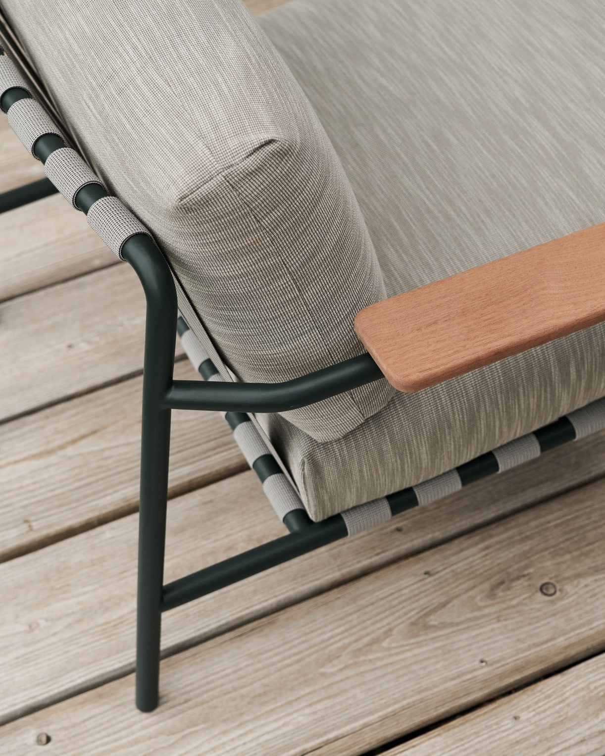 3-seater outdoor sofa with armrests SETTLE gray with green base [Amelia]