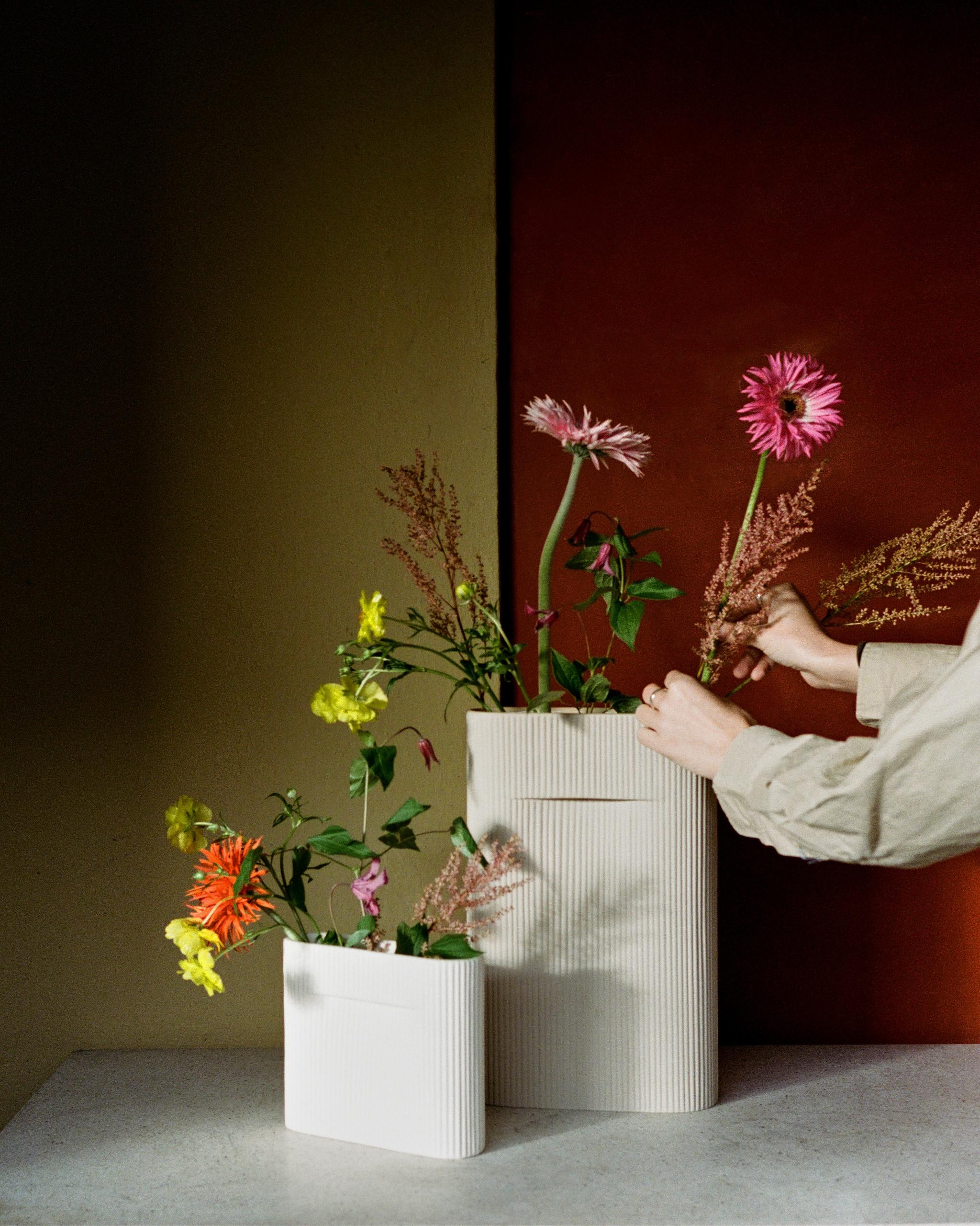 RIDGE beige ceramic vase