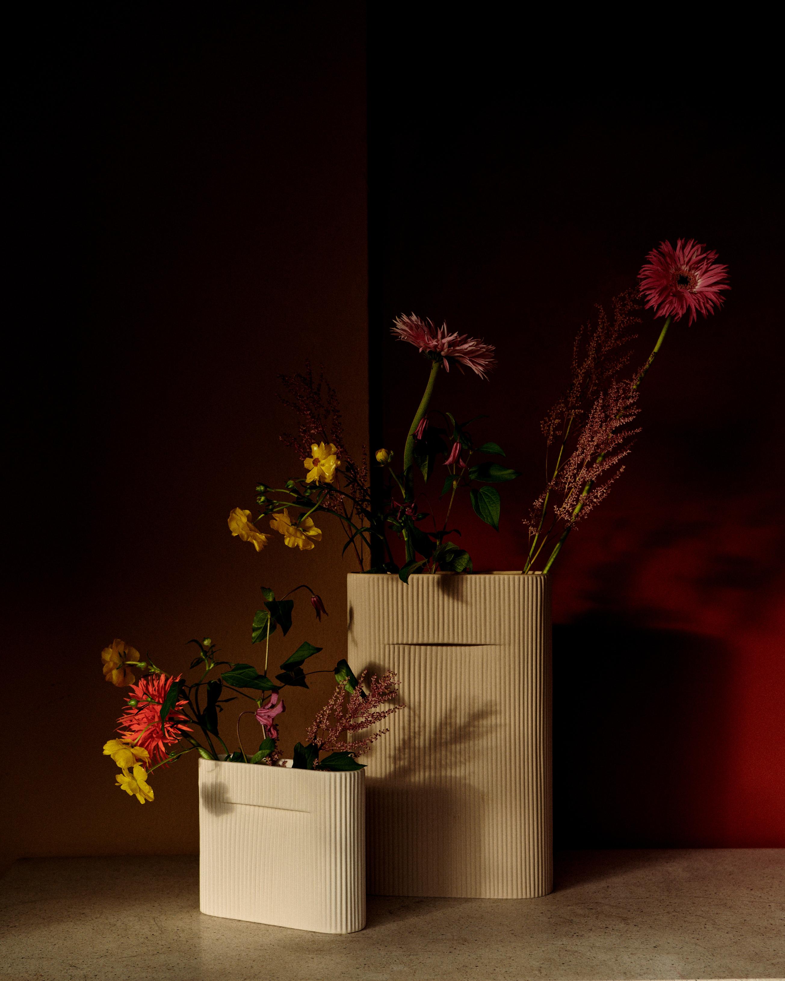 RIDGE beige ceramic vase