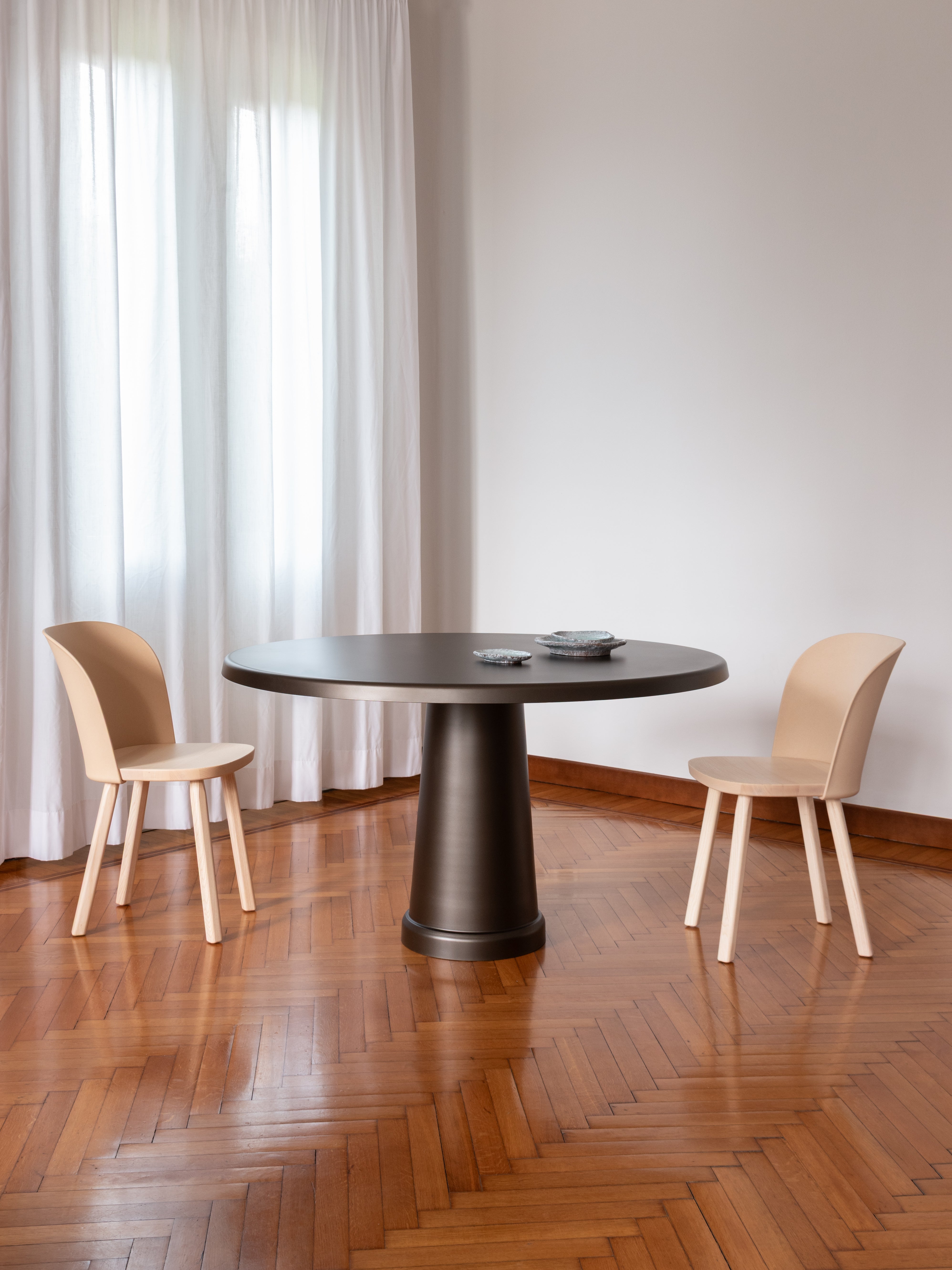 ALL-ROUND runder Tisch braun