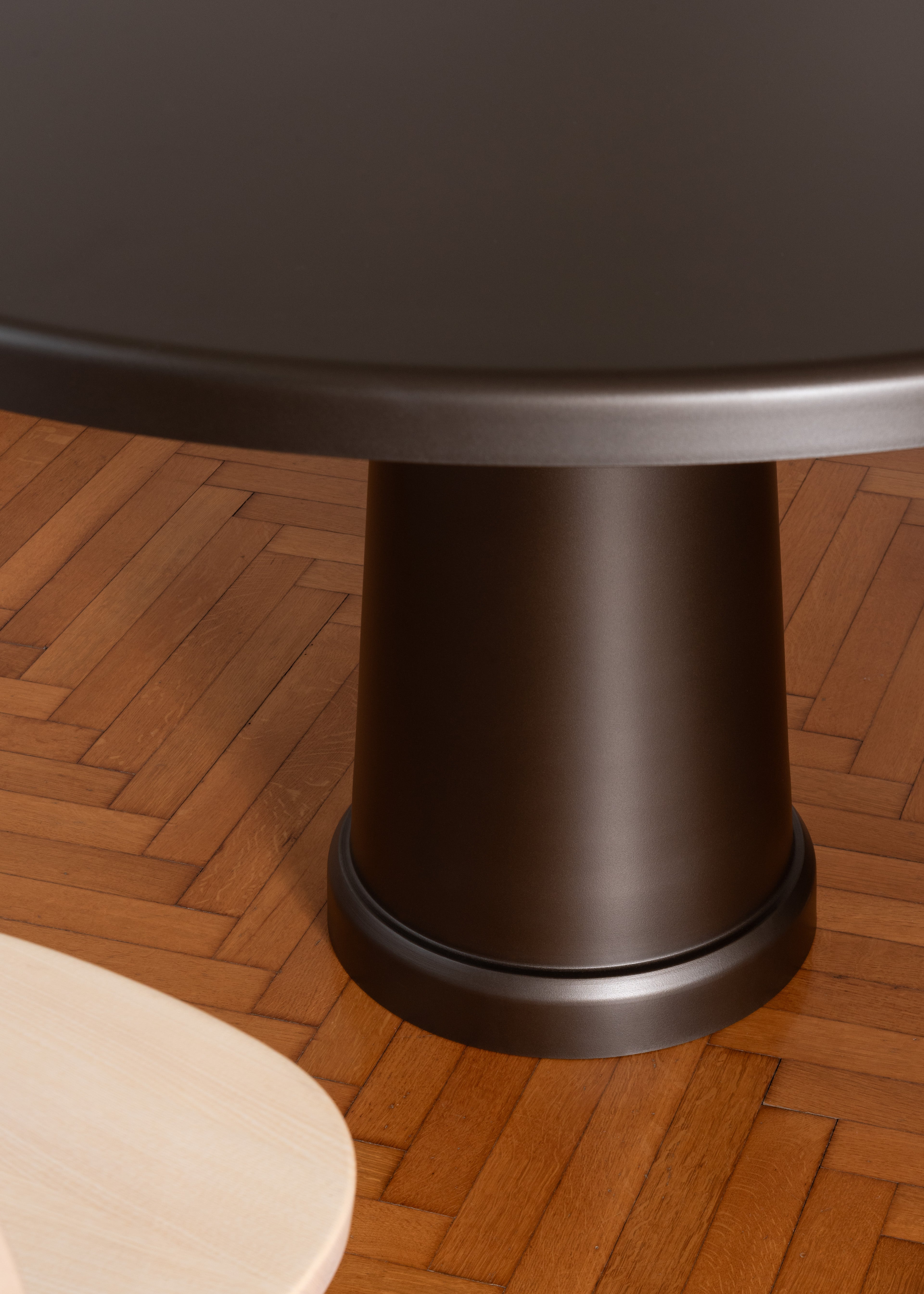ALL-ROUND runder Tisch braun