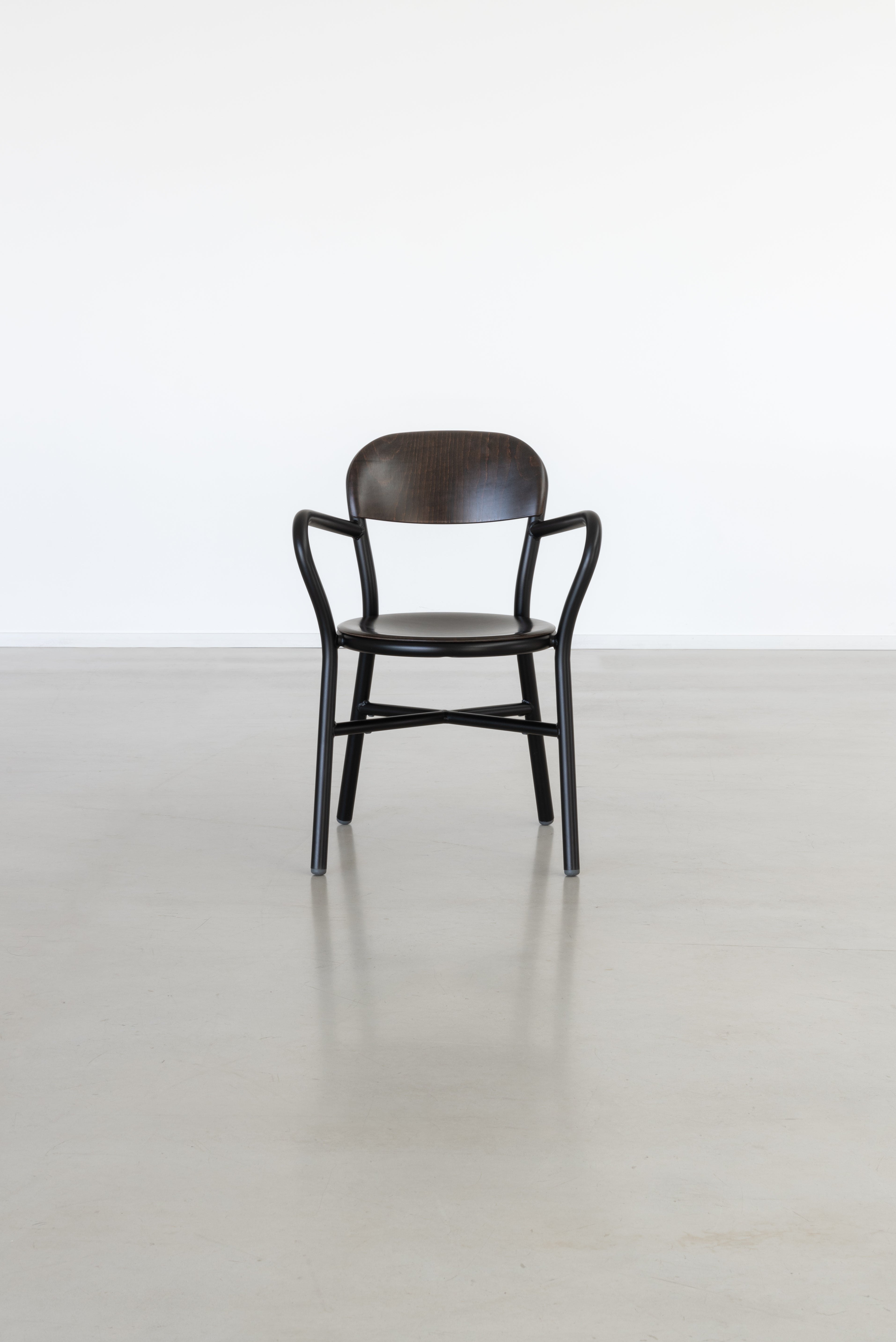 PIPE chair made of beech wood – Magis – Eye on Design