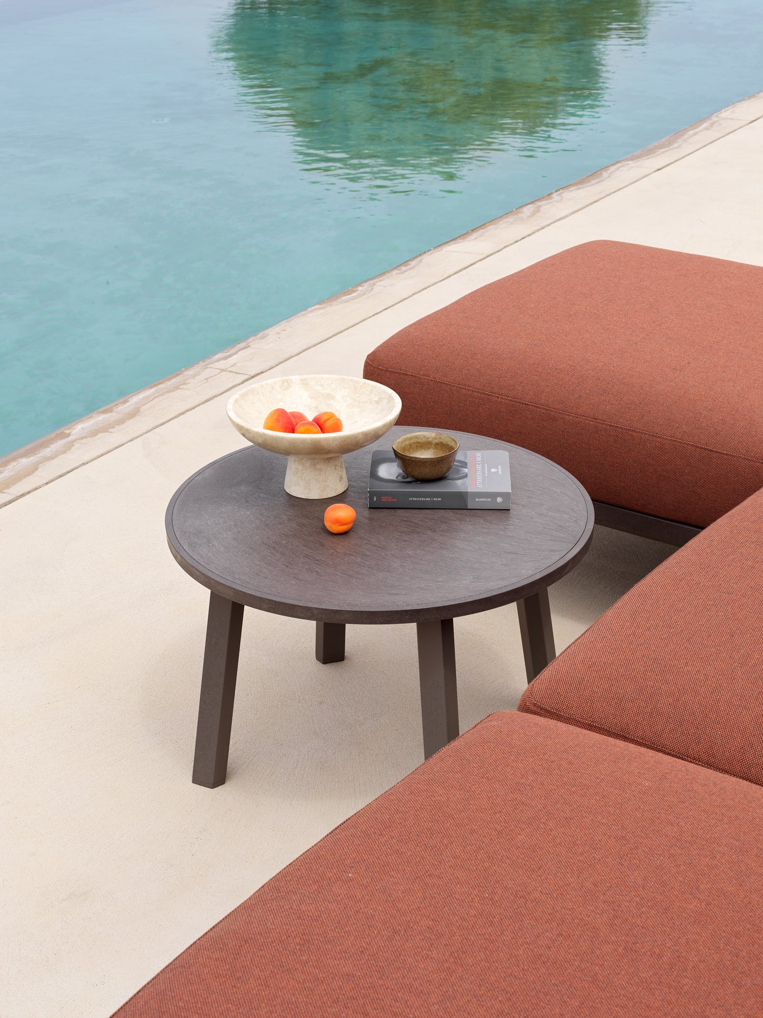 Modularer Außen-Ecksofa MAXIMO 5 grau mit braunem Gestell